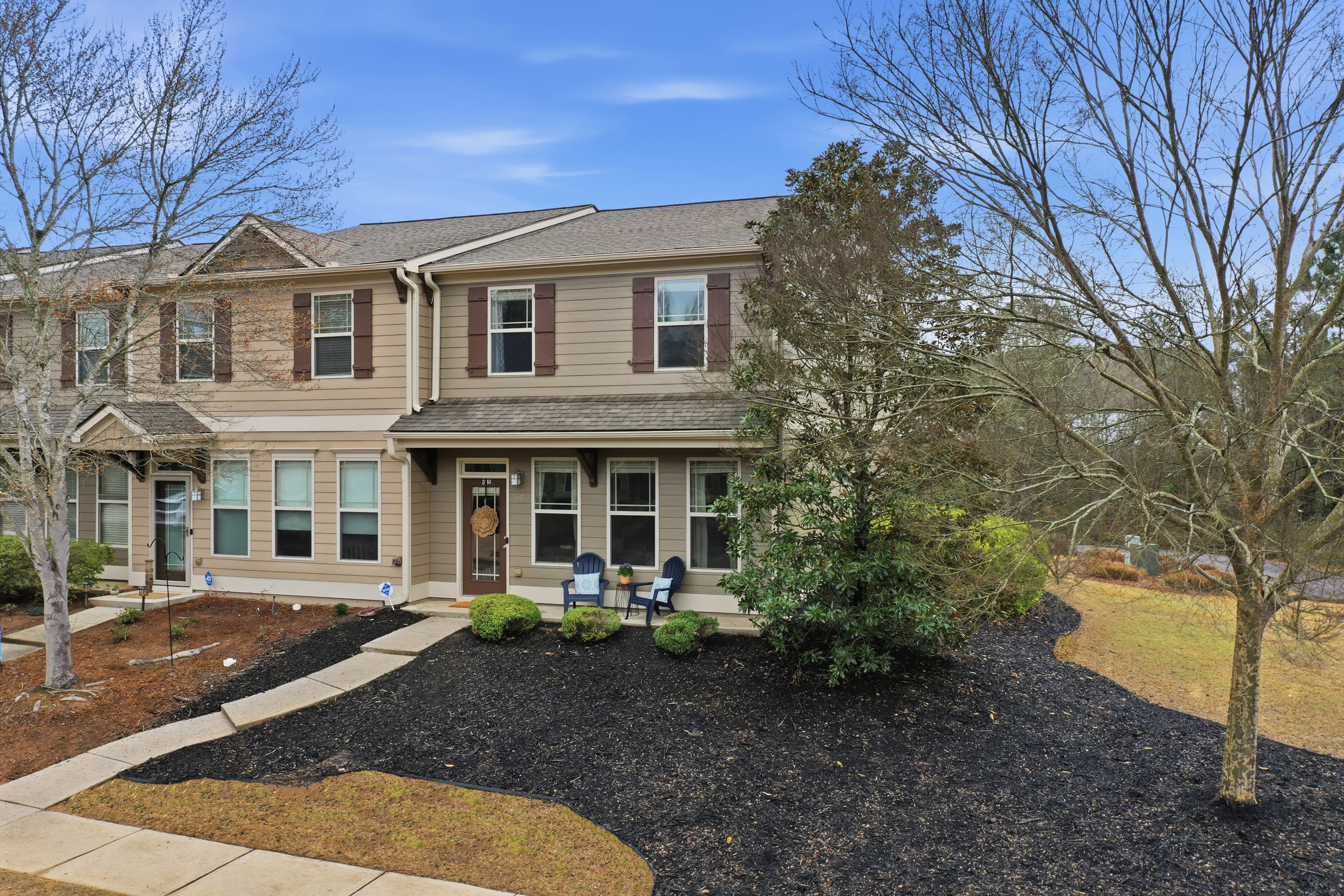 Charming End-Unit Townhome at the End of a Peaceful Cul-de-Sac - 物件實景