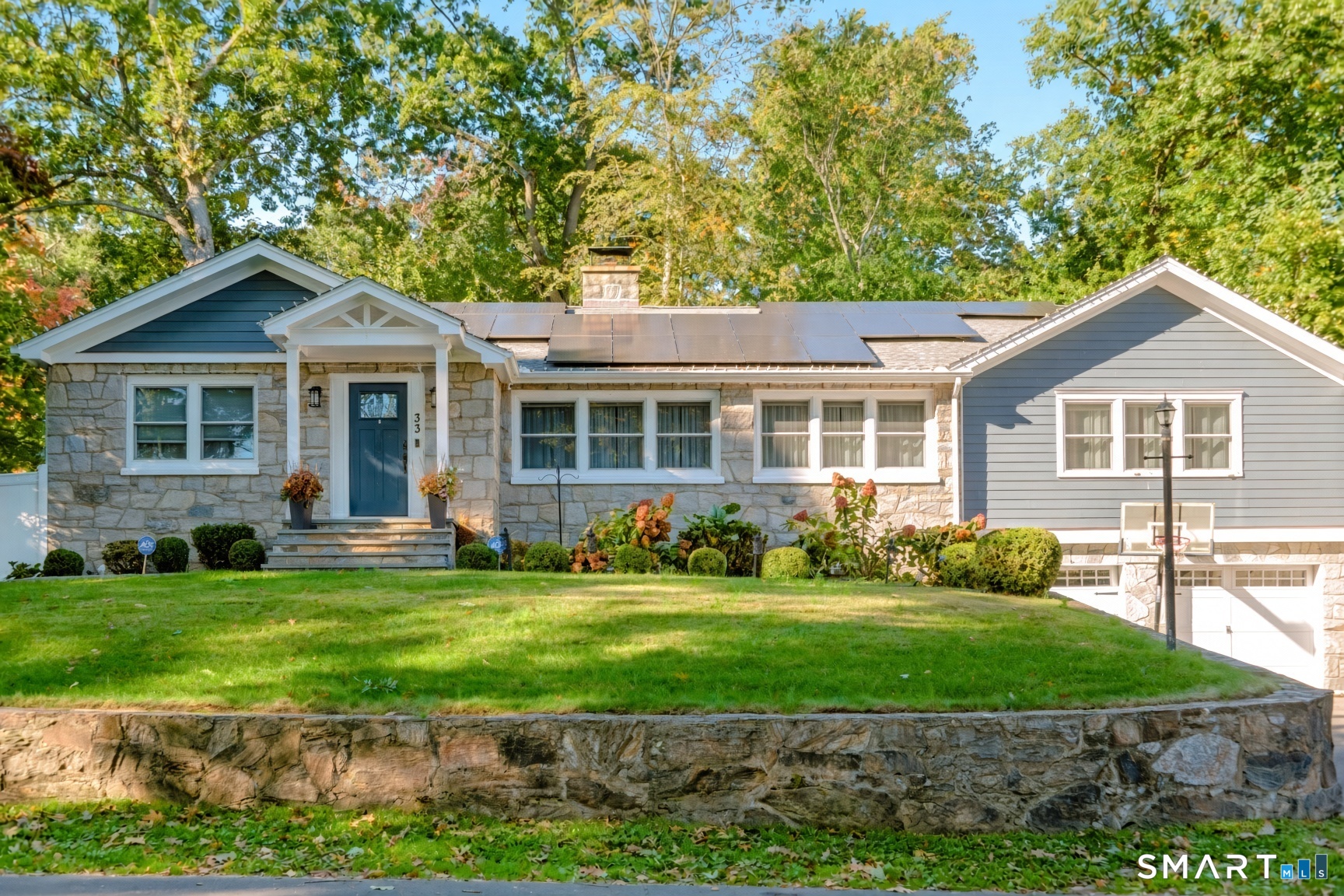 Rocky Ridge Dr, Trumbull, CT 06611