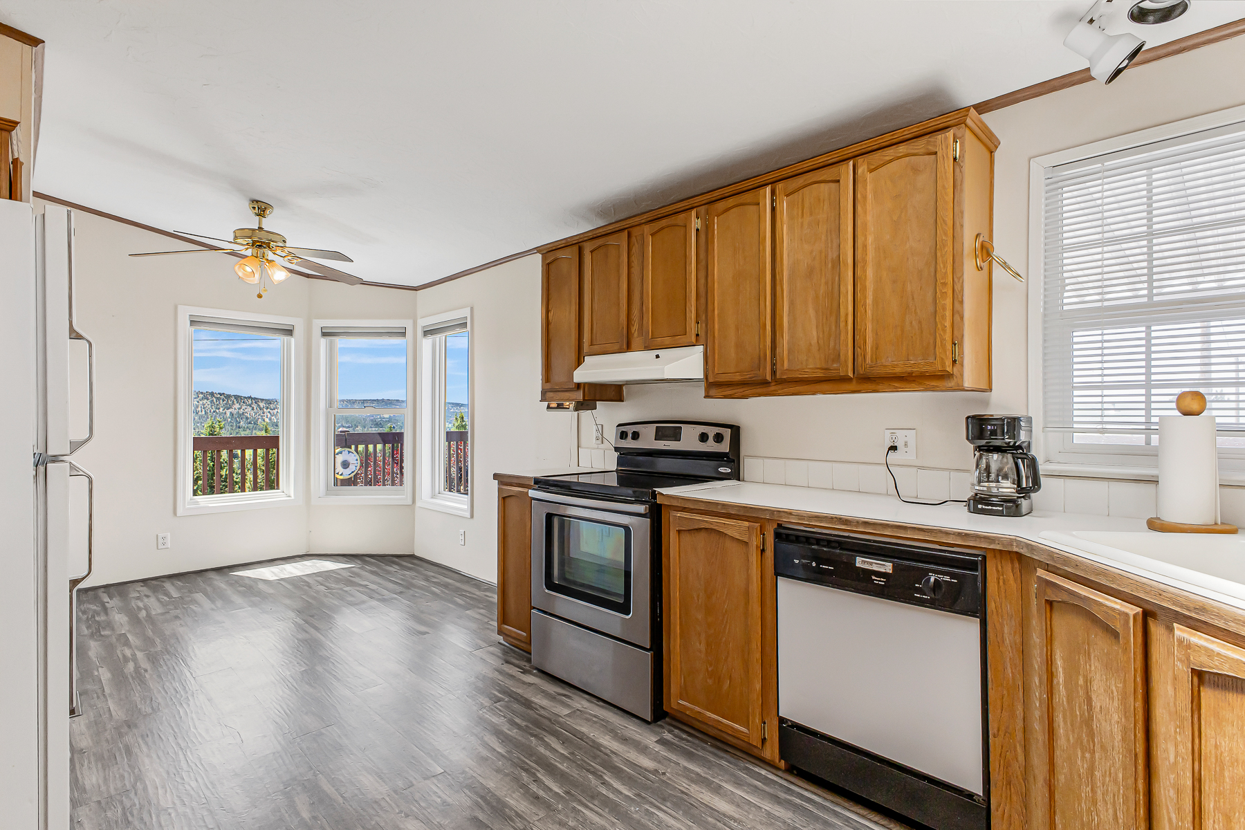 Prineville, Oregon, 97754, United States, 3 Bedrooms Bedrooms, ,2 BathroomsBathrooms,Residential,For Sale,1885821
