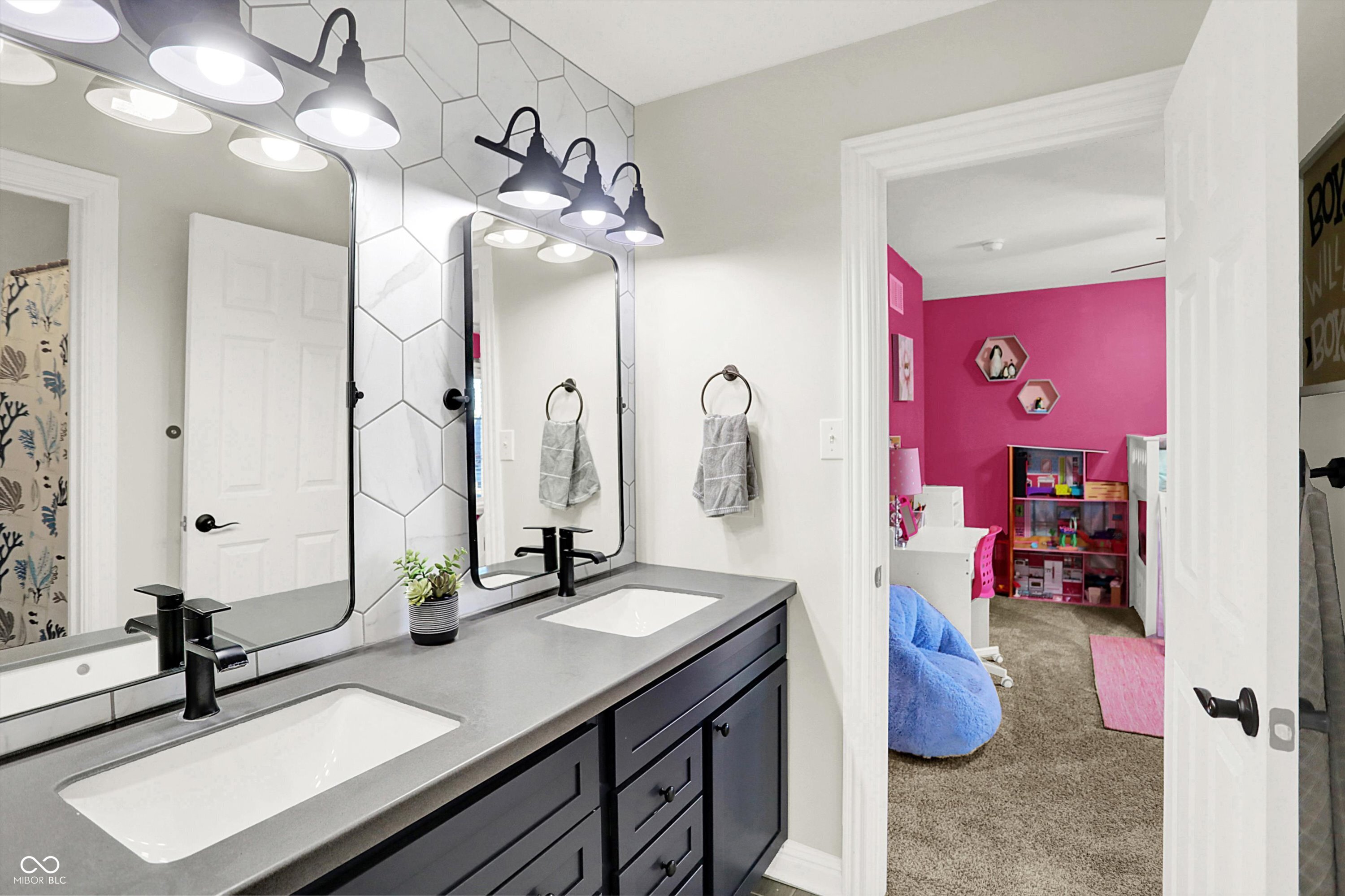 Fishers, Indiana, 46037, United States, 6 Bedrooms Bedrooms, ,5 BathroomsBathrooms,Residential,For Sale,1992348