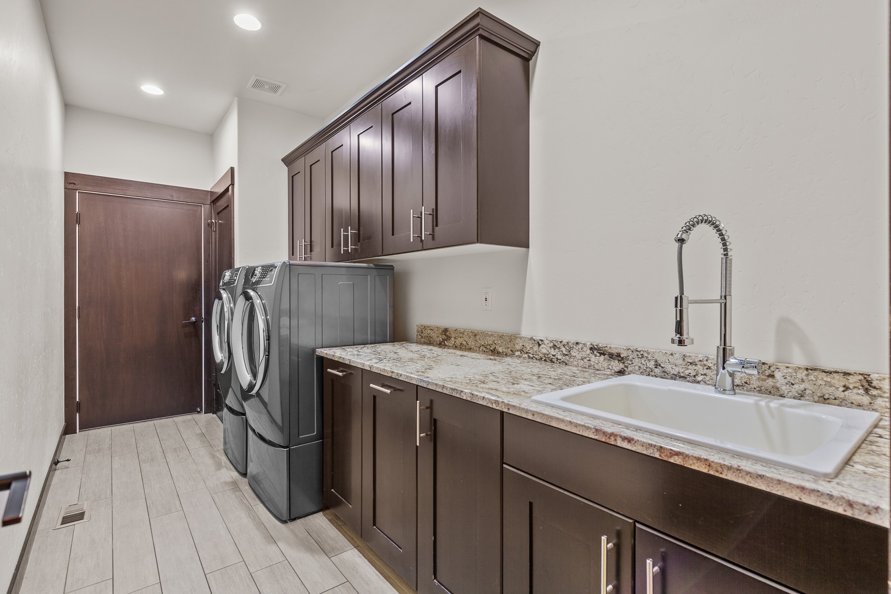  Rare Shop & Home in Forest Ridge - 物件實景