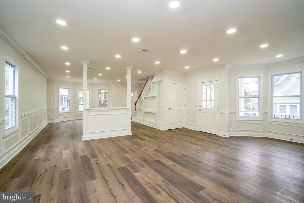 Hightstown, New Jersey, 08520, United States, 7 Bedrooms Bedrooms, ,5 BathroomsBathrooms,Residential,For Sale,1938166