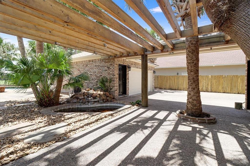 Corpus Christi, Texas, 78414, United States, 4 Bedrooms Bedrooms, ,4 BathroomsBathrooms,Residential,For Sale,1874378