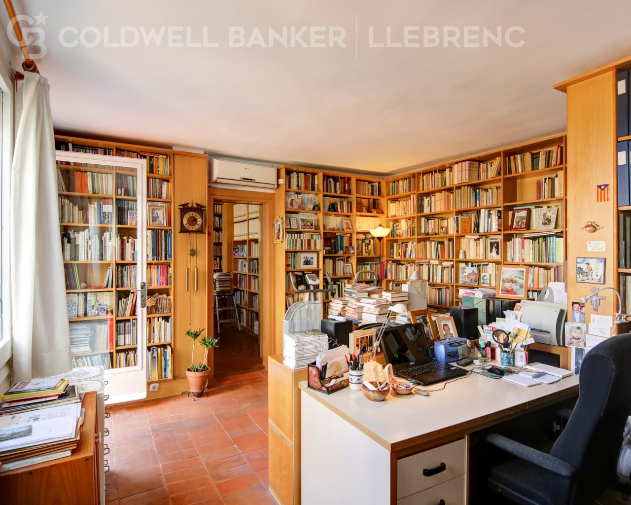 Barcelona, Catalonia, ES, 4 Bedrooms Bedrooms, ,1 BathroomBathrooms,Residential,For Sale,1622772