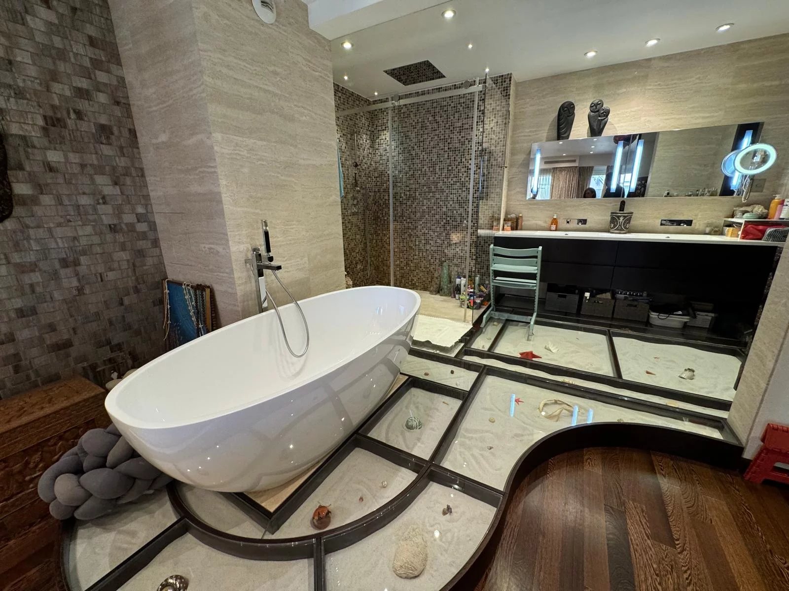 Monaco, 98000, MC, 4 Bedrooms Bedrooms, ,4 BathroomsBathrooms,Residential,For Sale,1571384