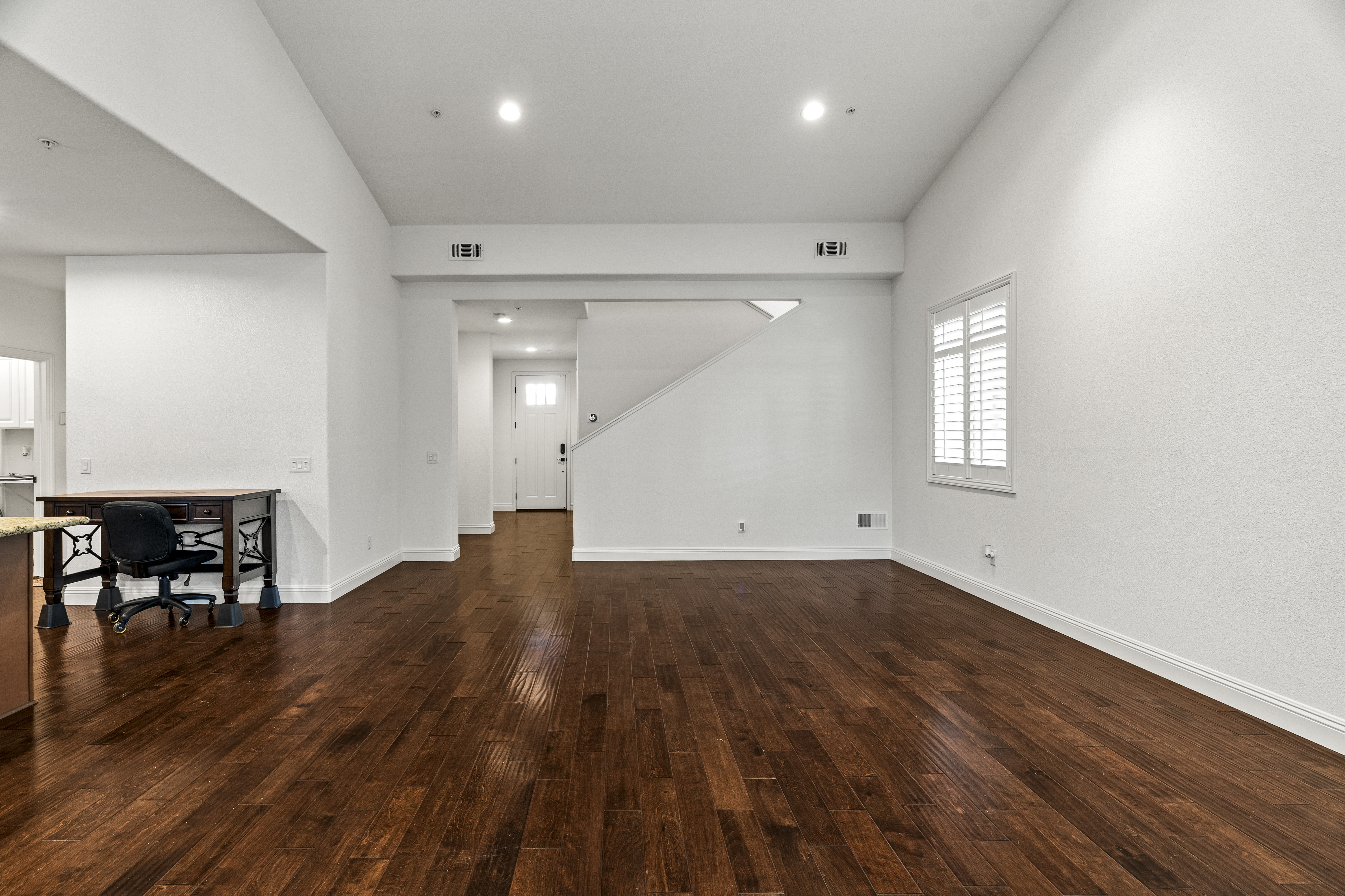  1357 Magnolia Ave - 物件實景