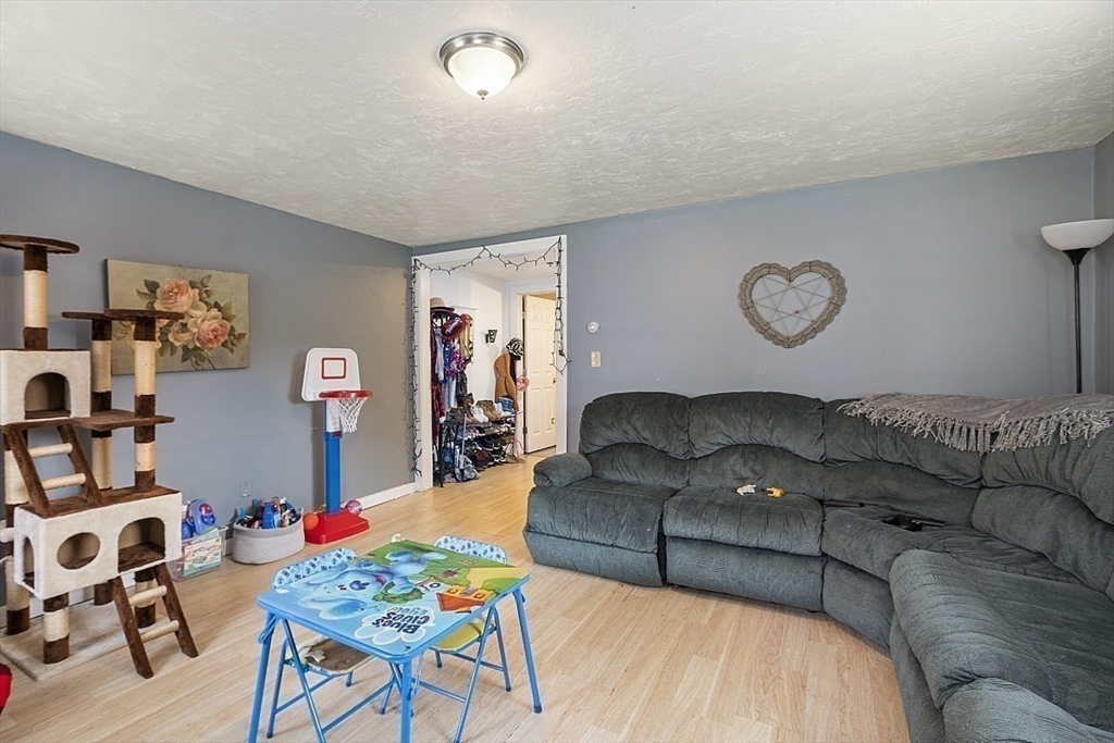 Fitchburg, Massachusetts, 01420, United States, 12 Bedrooms Bedrooms, ,5 BathroomsBathrooms,Residential,For Sale,1848100