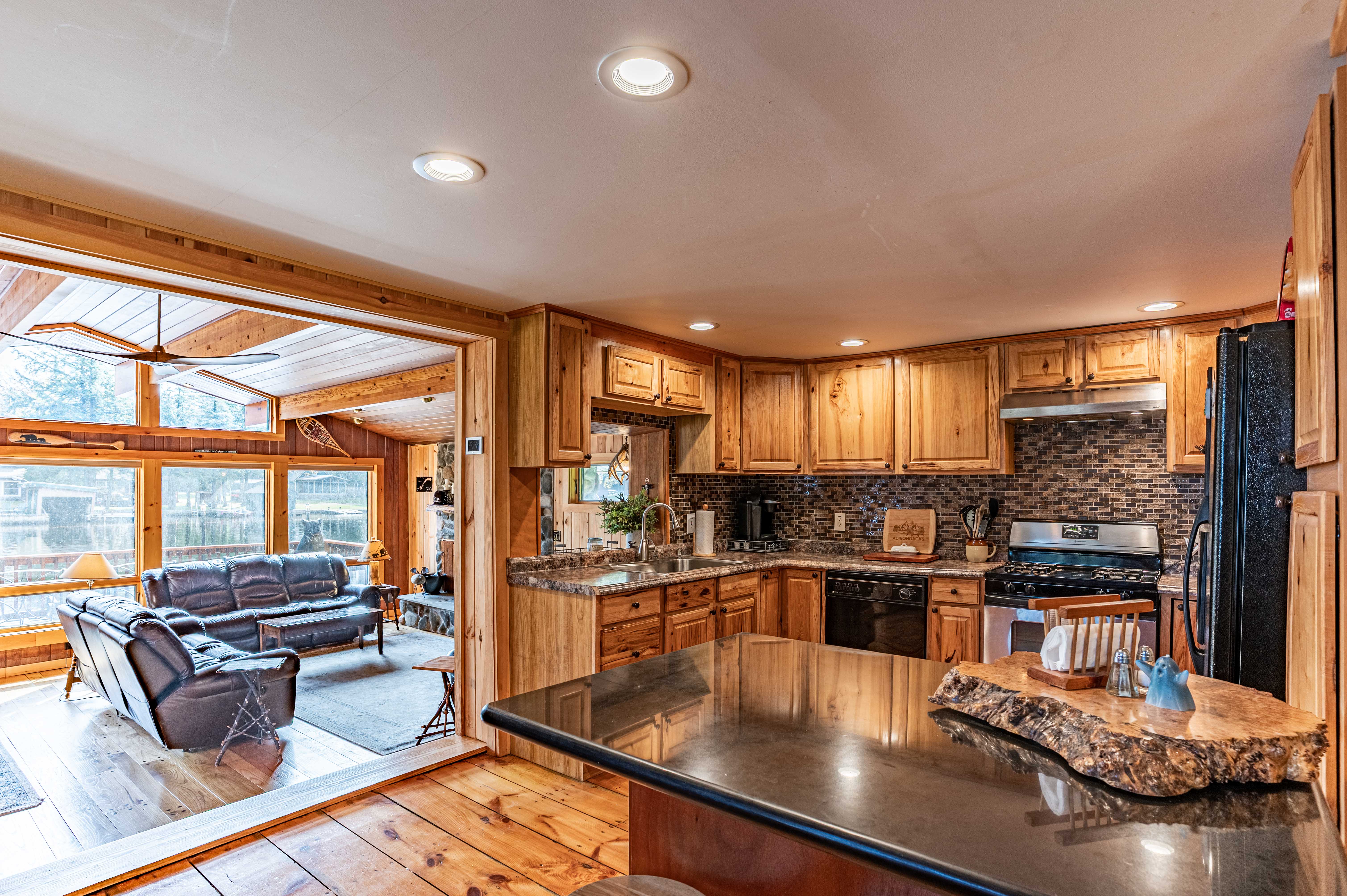  344 Hollywood Rd, Old Forge, NY, 13420 - 物件實景