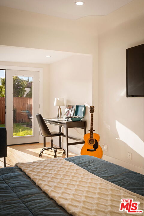 Los Angeles, California, 90019, United States, 4 Bedrooms Bedrooms, ,4 BathroomsBathrooms,Residential,For Sale,1889946