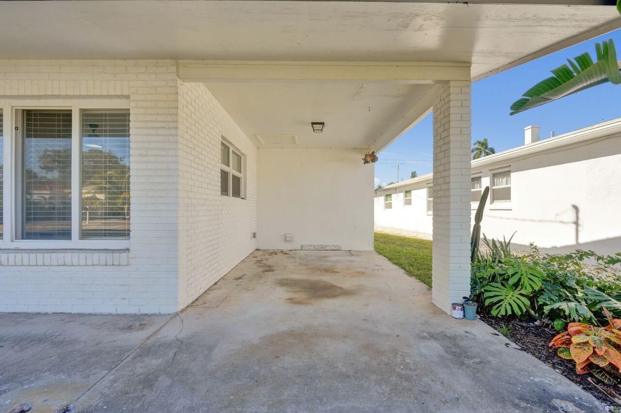 Lake Worth Beach, Florida, 33460, United States, 3 Bedrooms Bedrooms, ,2 BathroomsBathrooms,Residential,For Sale,1992911