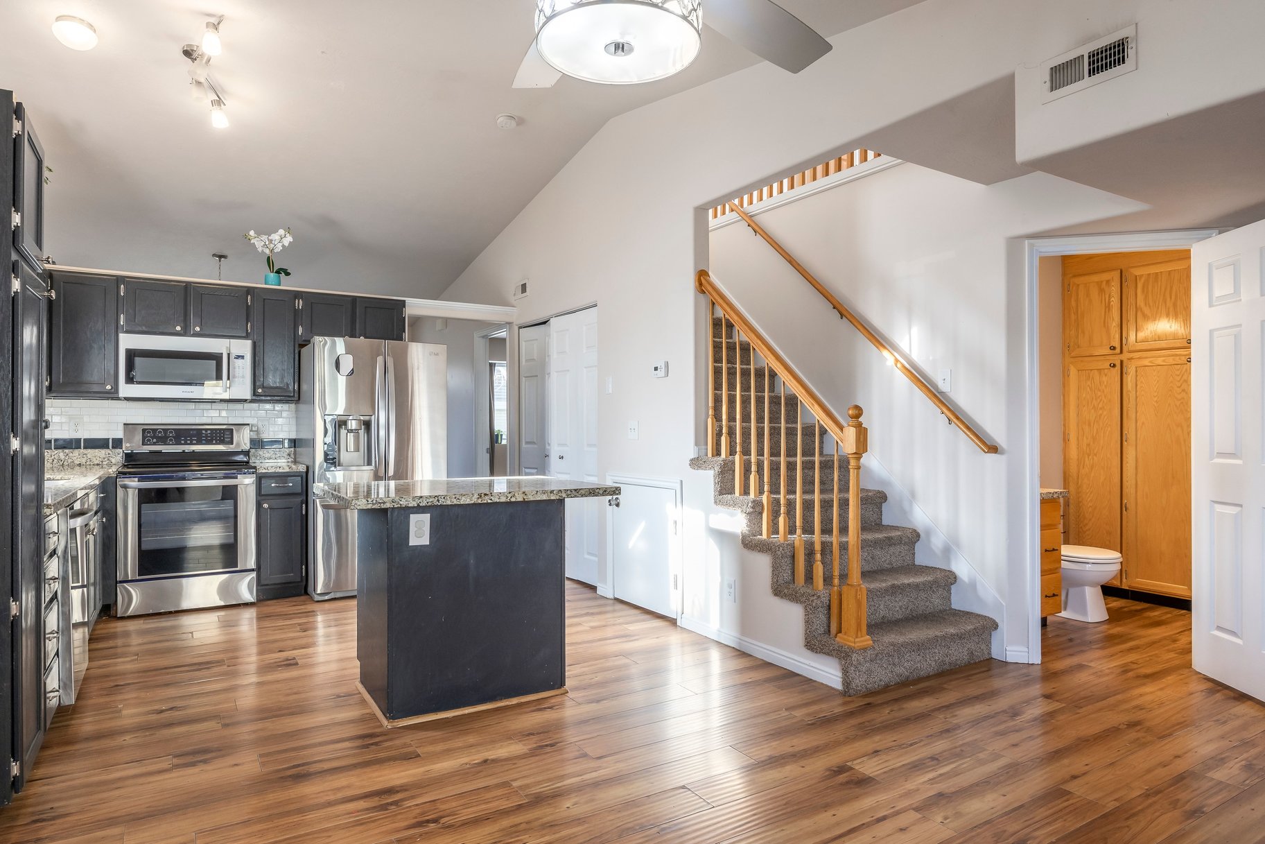  Main-Floor Primary Living with Resort-Style Amenities - 物件實景