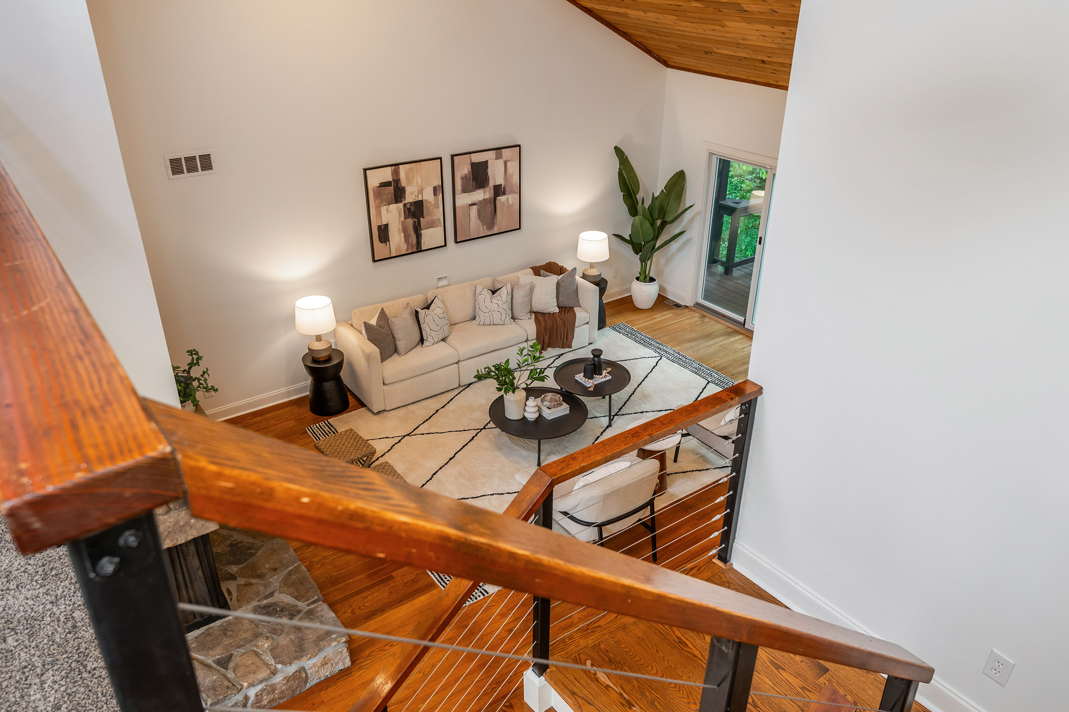  Thoughtfully Renovated Contemporary Home - 物件實景