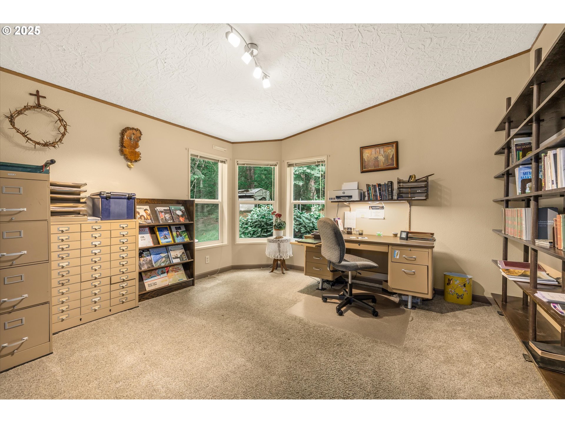 Sandy, Oregon, 97055, United States, 4 Bedrooms Bedrooms, ,3 BathroomsBathrooms,Residential,For Sale,1937237