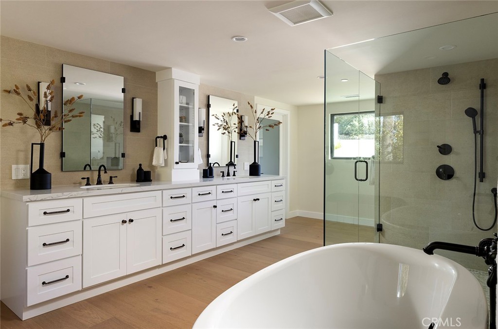 San Clemente, California, 92672, United States, 4 Bedrooms Bedrooms, ,4 BathroomsBathrooms,Residential,For Sale,1992907