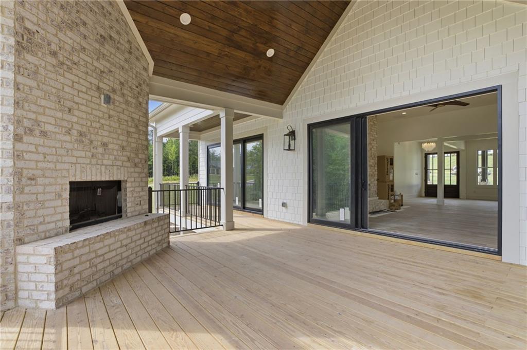 Newnan, Georgia, 30265, United States, 4 Bedrooms Bedrooms, ,5 BathroomsBathrooms,Residential,For Sale,2048163