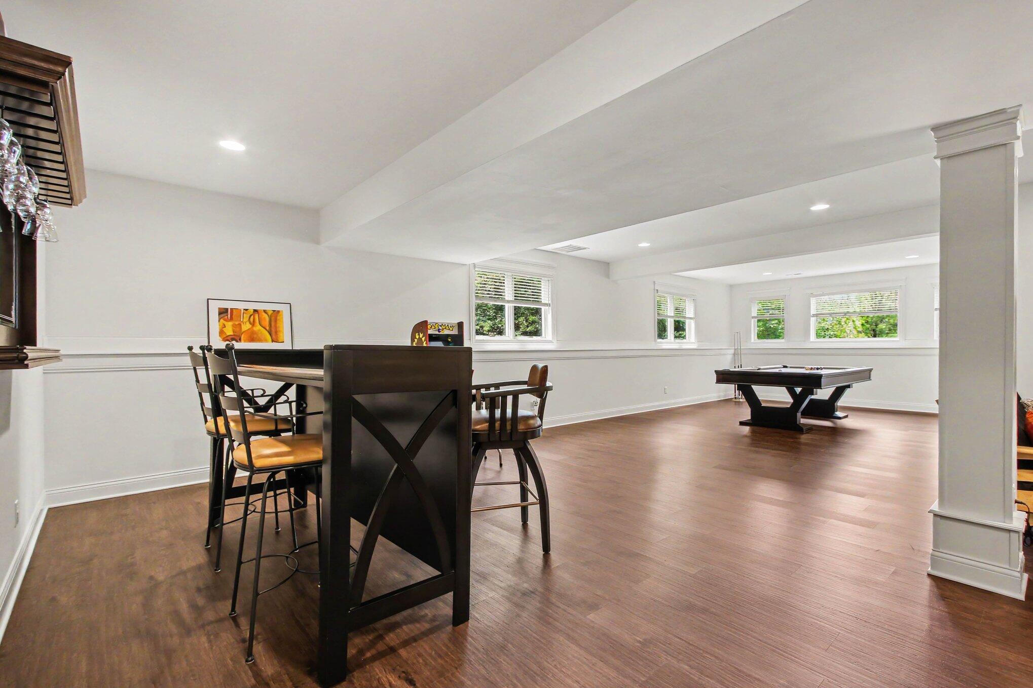 Schererville, Indiana, 46375, United States, 4 Bedrooms Bedrooms, ,4 BathroomsBathrooms,Residential,For Sale,2048317