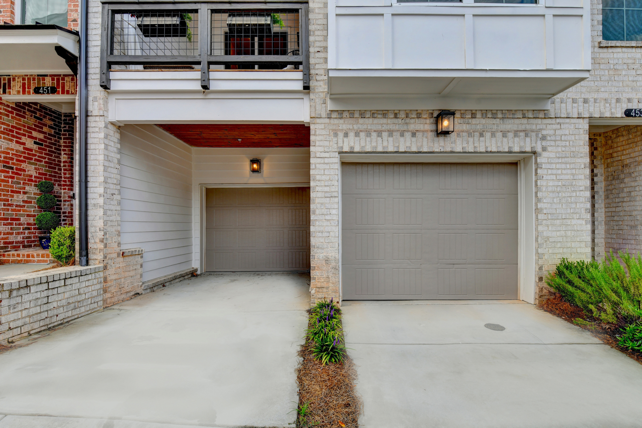  Welcome Home to this Magnificent Three-Story Townhome - 物件實景