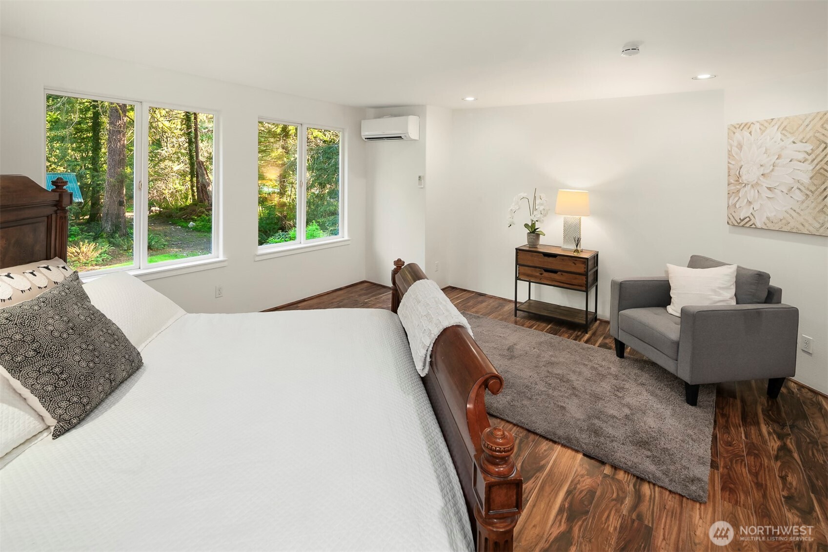 North Bend, Washington, 98045, United States, 3 Bedrooms Bedrooms, ,2 BathroomsBathrooms,Residential,For Sale,1989683