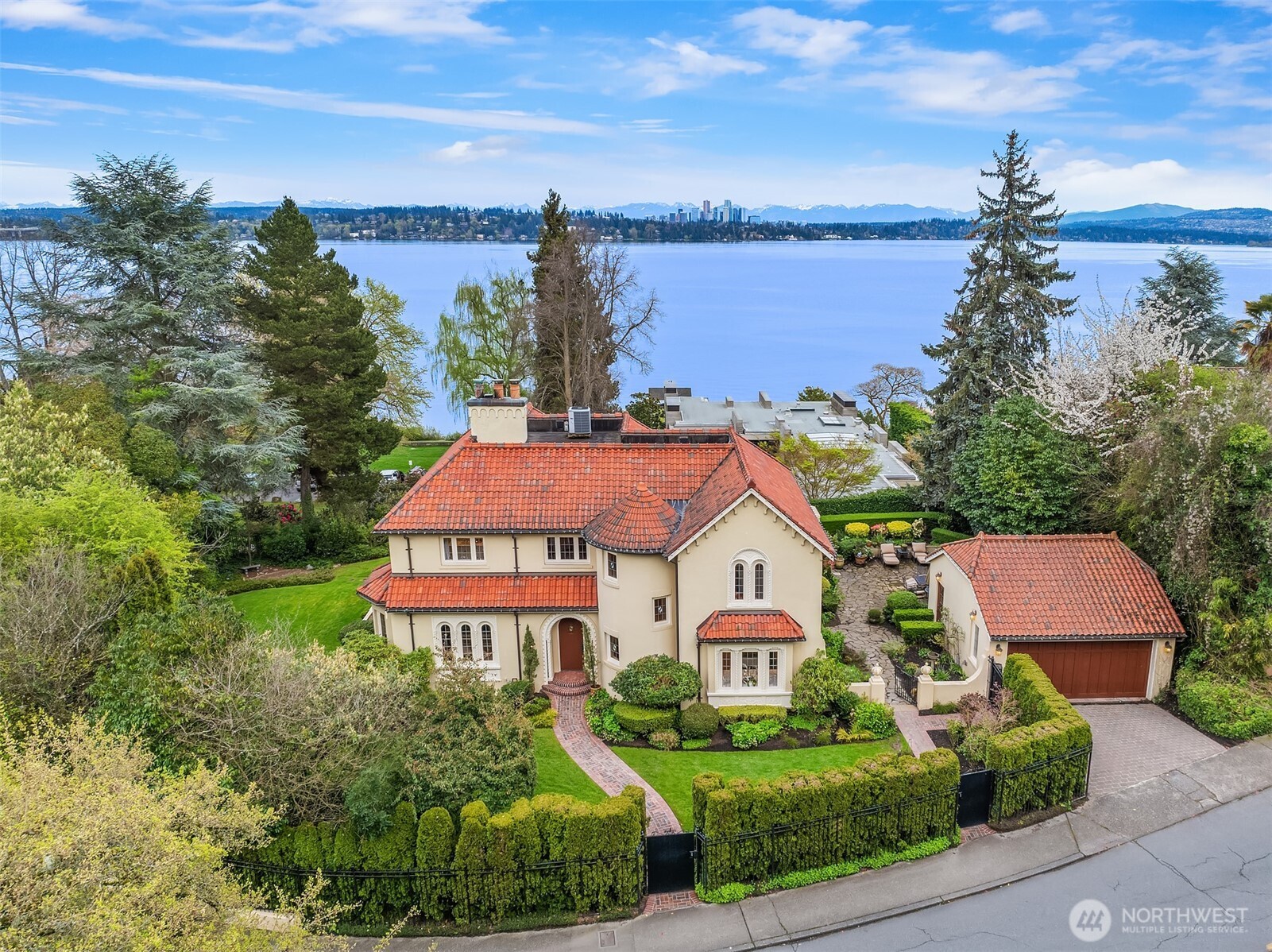 Seattle, Washington, 98112, United States, 4 Bedrooms Bedrooms, ,3 BathroomsBathrooms,Residential,For Sale,1770318