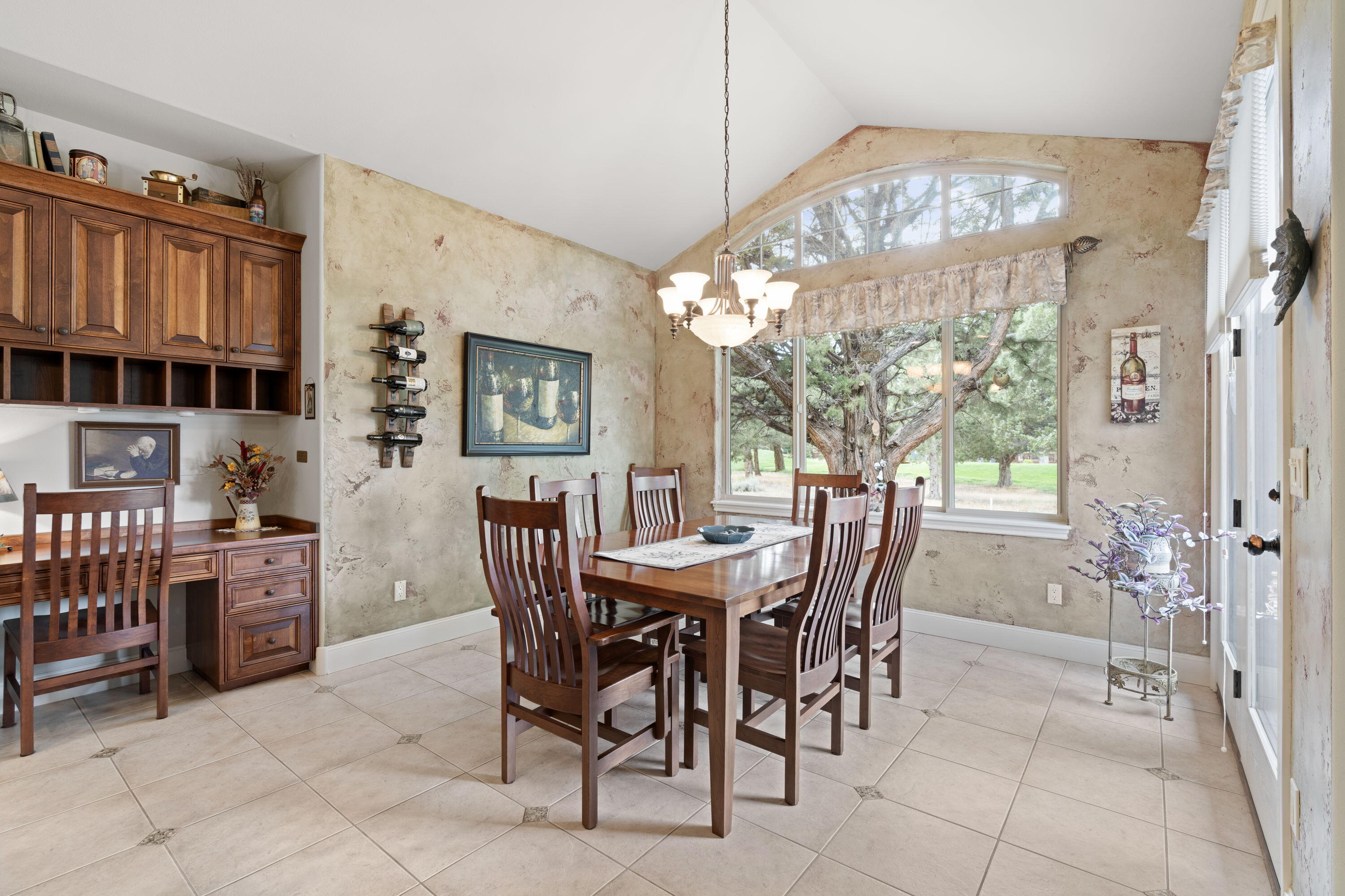 Redmond, Oregon, 97756, United States, 3 Bedrooms Bedrooms, ,3 BathroomsBathrooms,Residential,For Sale,1919613