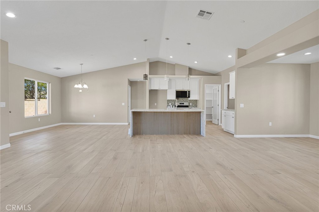 Hesperia, California, 92345, United States, 4 Bedrooms Bedrooms, ,3 BathroomsBathrooms,Residential,For Sale,1989445