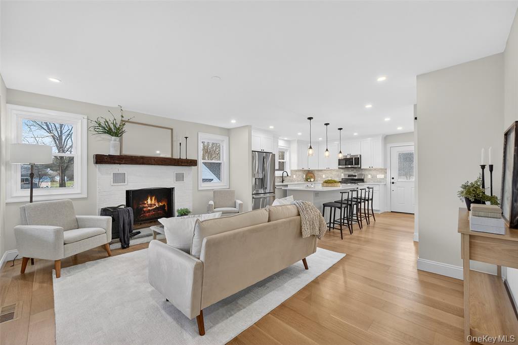 Hopewell Junction, New York, 12533, United States, 2 Bedrooms Bedrooms, ,4 BathroomsBathrooms,Residential,For Sale,2006388