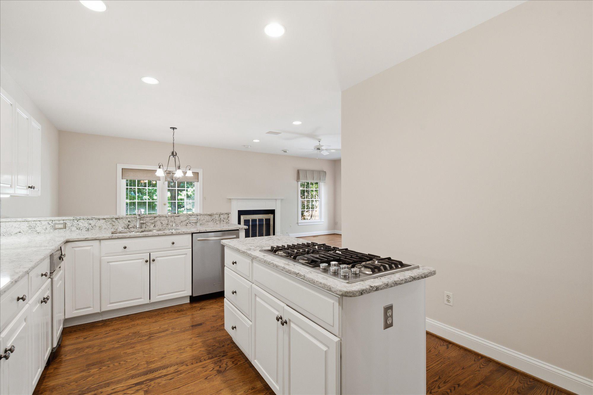  126 Gresham Place, Falls Church, VA, 22046 - 物件實景