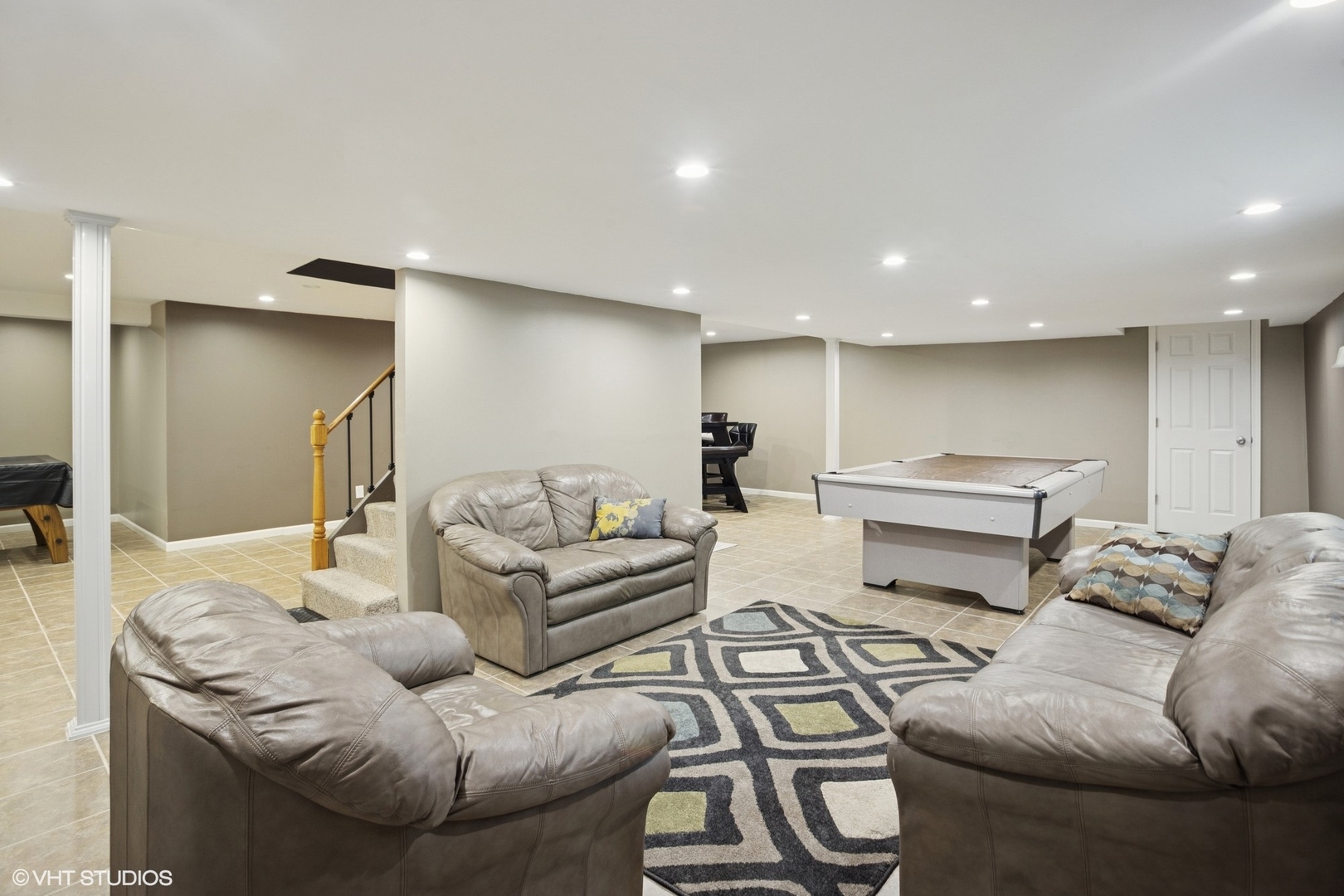 Barrington, Illinois, 60010, United States, 4 Bedrooms Bedrooms, ,3 BathroomsBathrooms,Residential,For Sale,1989548