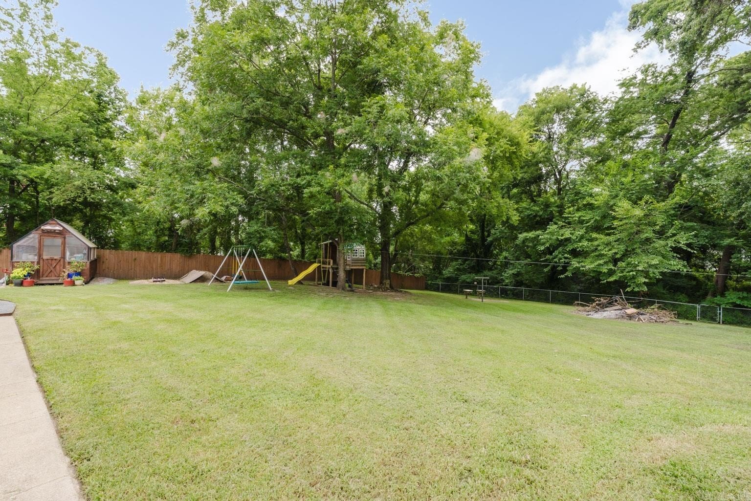 Benton, Arkansas, 72015, United States, 5 Bedrooms Bedrooms, ,3 BathroomsBathrooms,Residential,For Sale,1881485