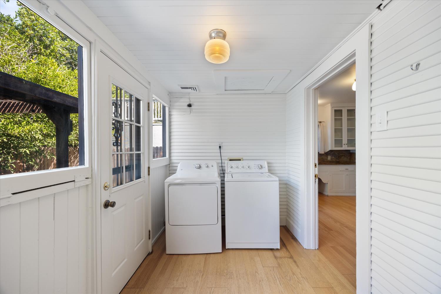 Sacramento, California, 95816, United States, 2 Bedrooms Bedrooms, ,1 BathroomBathrooms,Residential,For Sale,1939561