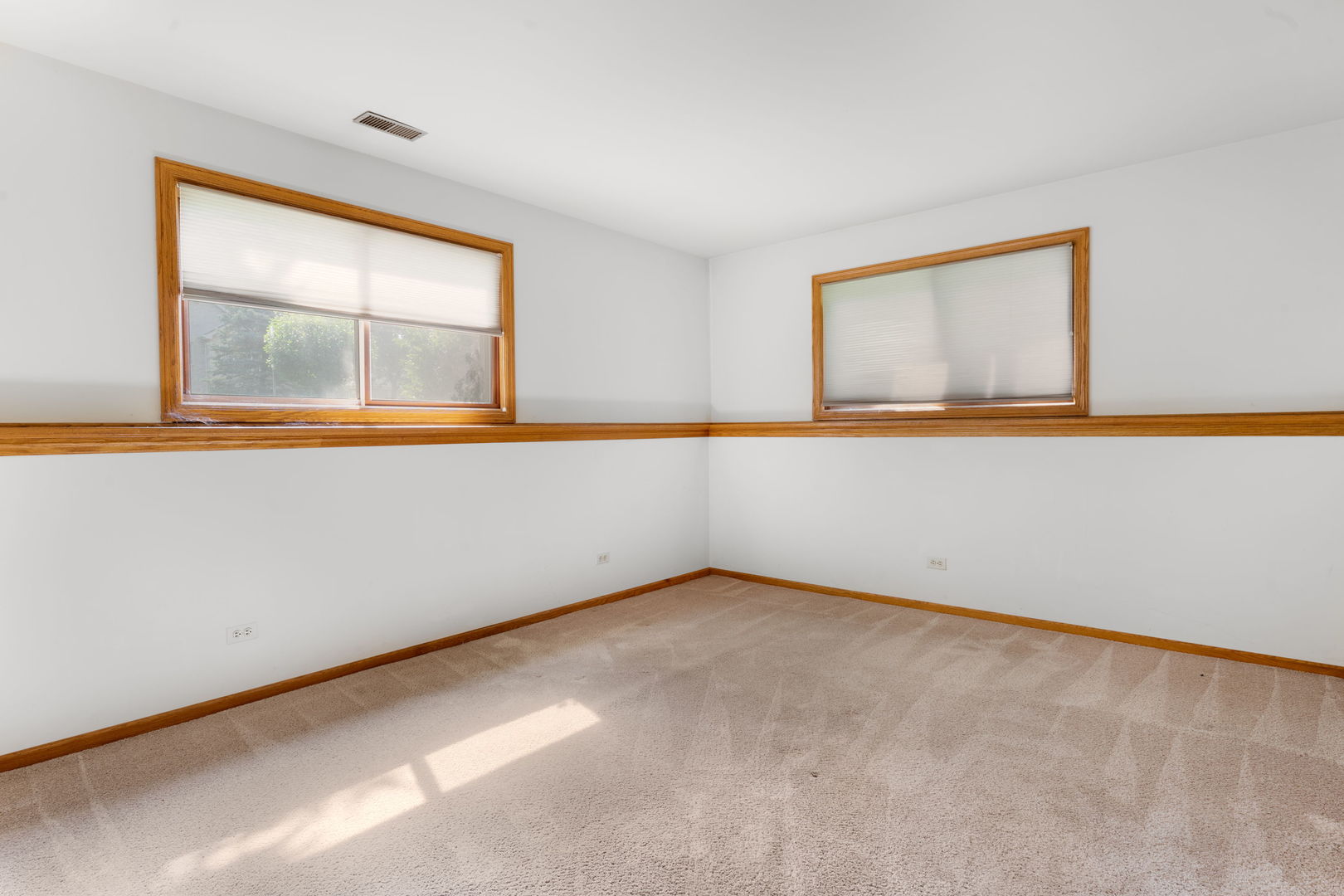 Palatine, Illinois, 60067, United States, 5 Bedrooms Bedrooms, ,3 BathroomsBathrooms,Residential,For Sale,1901159
