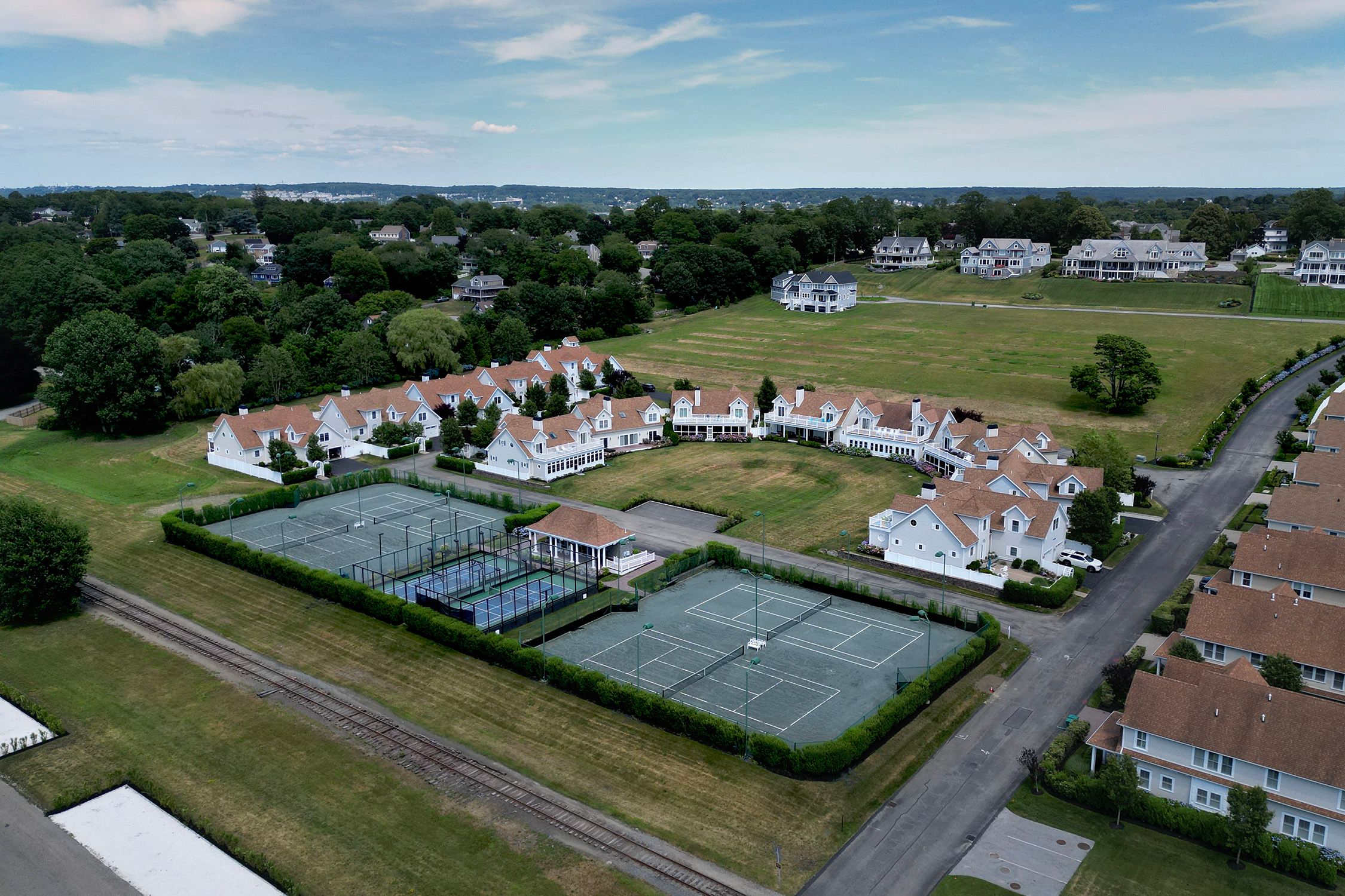  Exceptional Home in Private Sporting Community - 物件實景