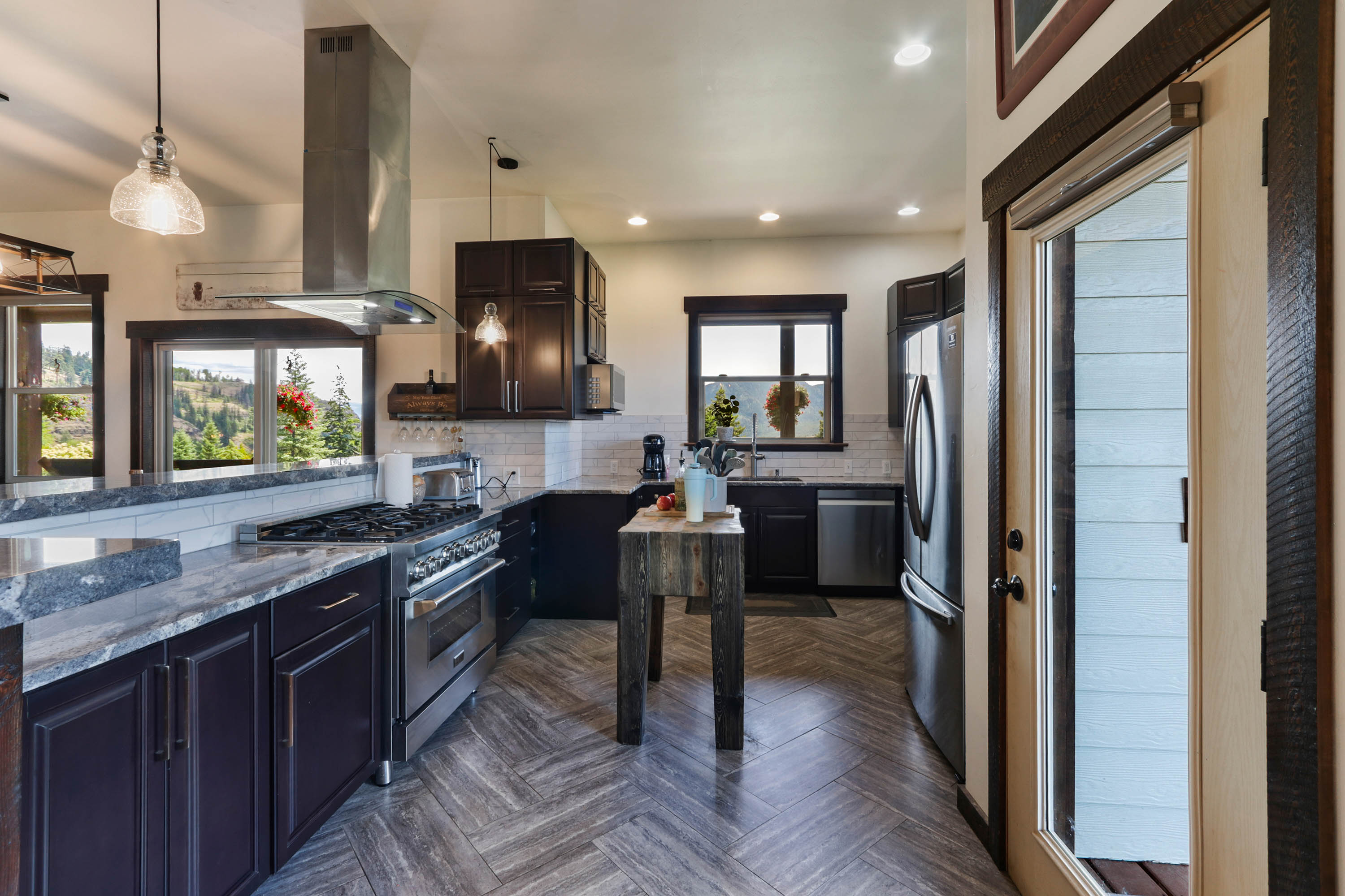 Clark Fork, Idaho, 83811, United States, 3 Bedrooms Bedrooms, ,2 BathroomsBathrooms,Residential,For Sale,1975167