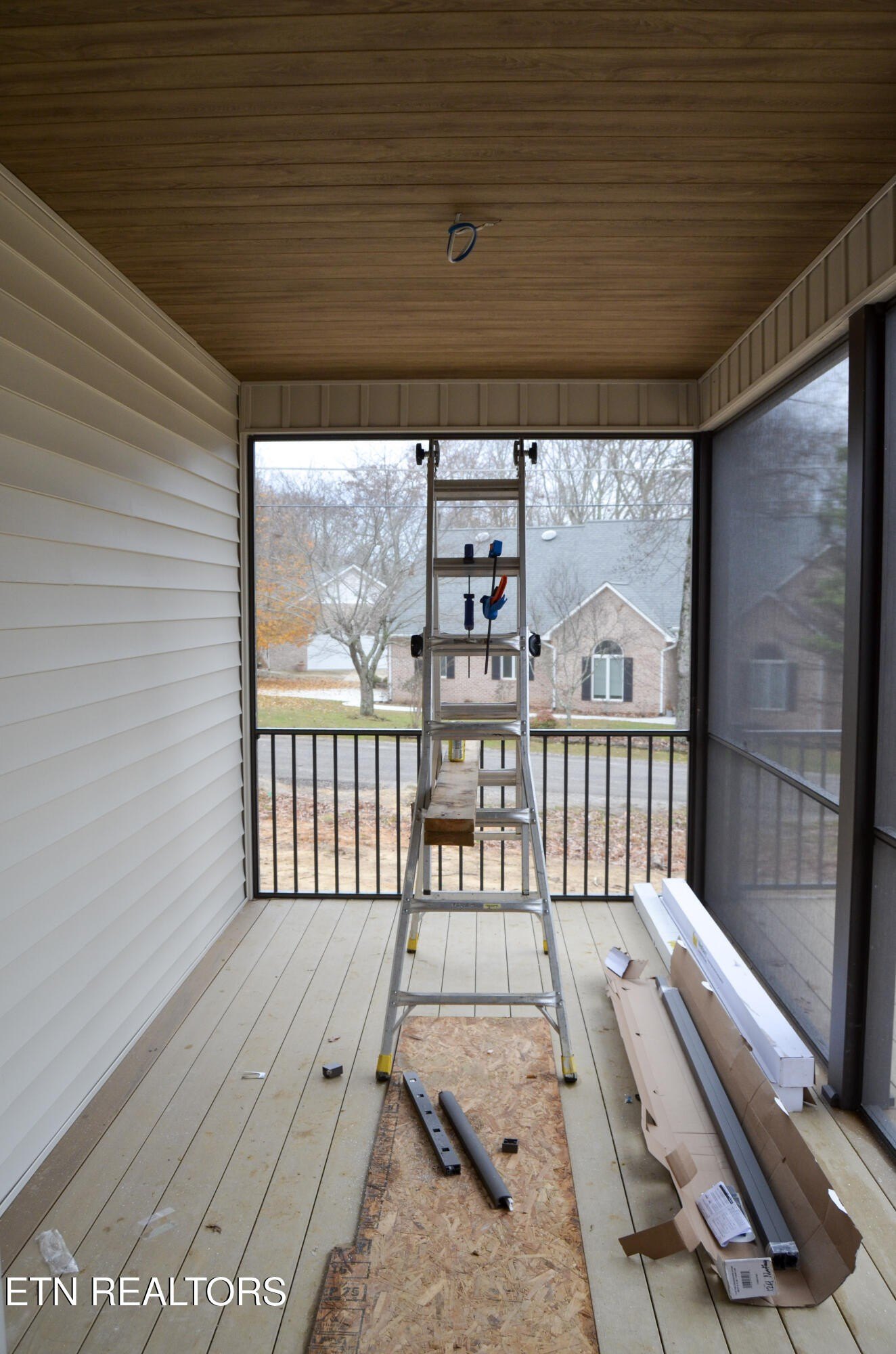 Crossville, Tennessee, 38558, United States, 3 Bedrooms Bedrooms, ,3 BathroomsBathrooms,Residential,For Sale,1998729