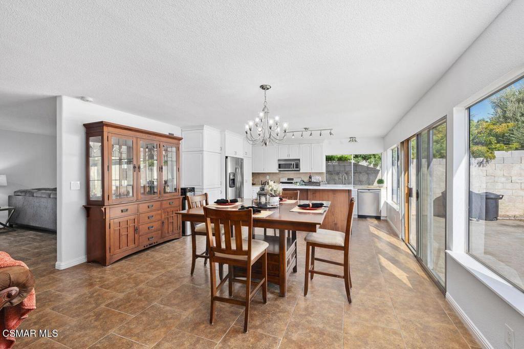 Simi Valley, California, 93065, United States, 3 Bedrooms Bedrooms, ,2 BathroomsBathrooms,Residential,For Sale,1960953