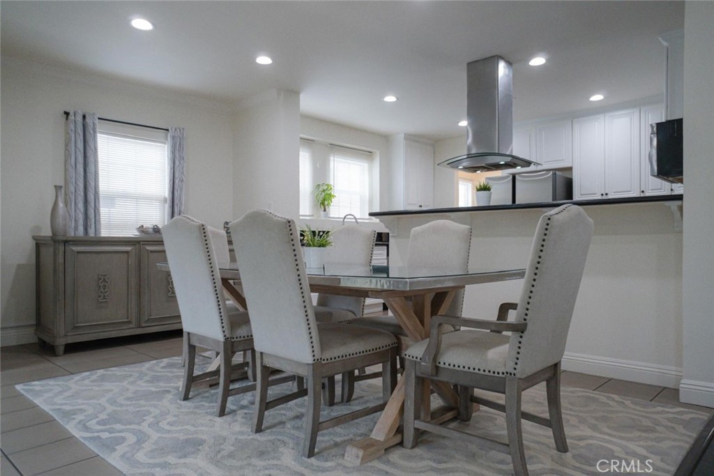 Los Angeles, California, 90043, United States, 3 Bedrooms Bedrooms, ,2 BathroomsBathrooms,Residential,For Sale,1921783