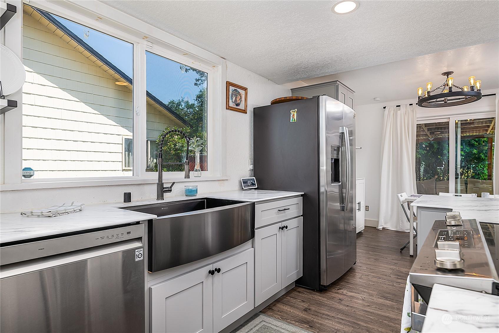 ENUMCLAW, Washington, 98022, United States, 3 Bedrooms Bedrooms, ,2 BathroomsBathrooms,Residential,For Sale,1940521