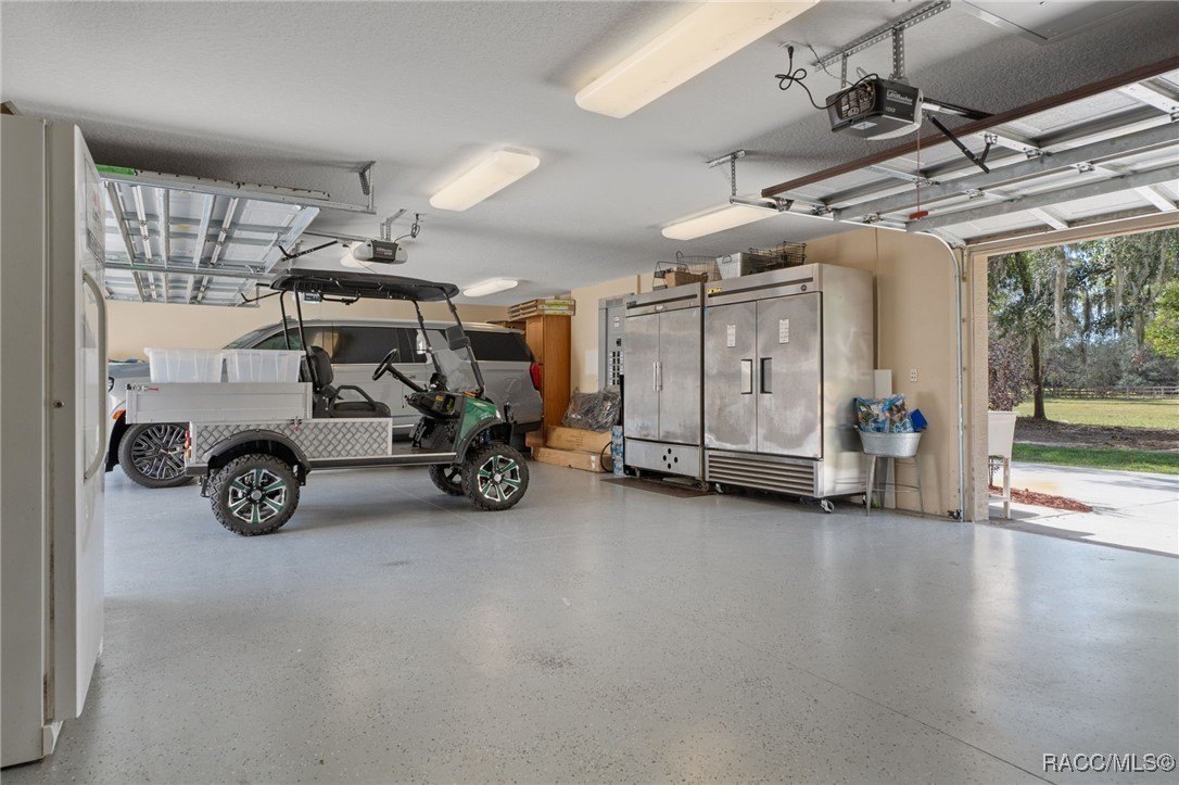 Crystal River, Florida, 34428, United States, 4 Bedrooms Bedrooms, ,4 BathroomsBathrooms,Residential,For Sale,1983688