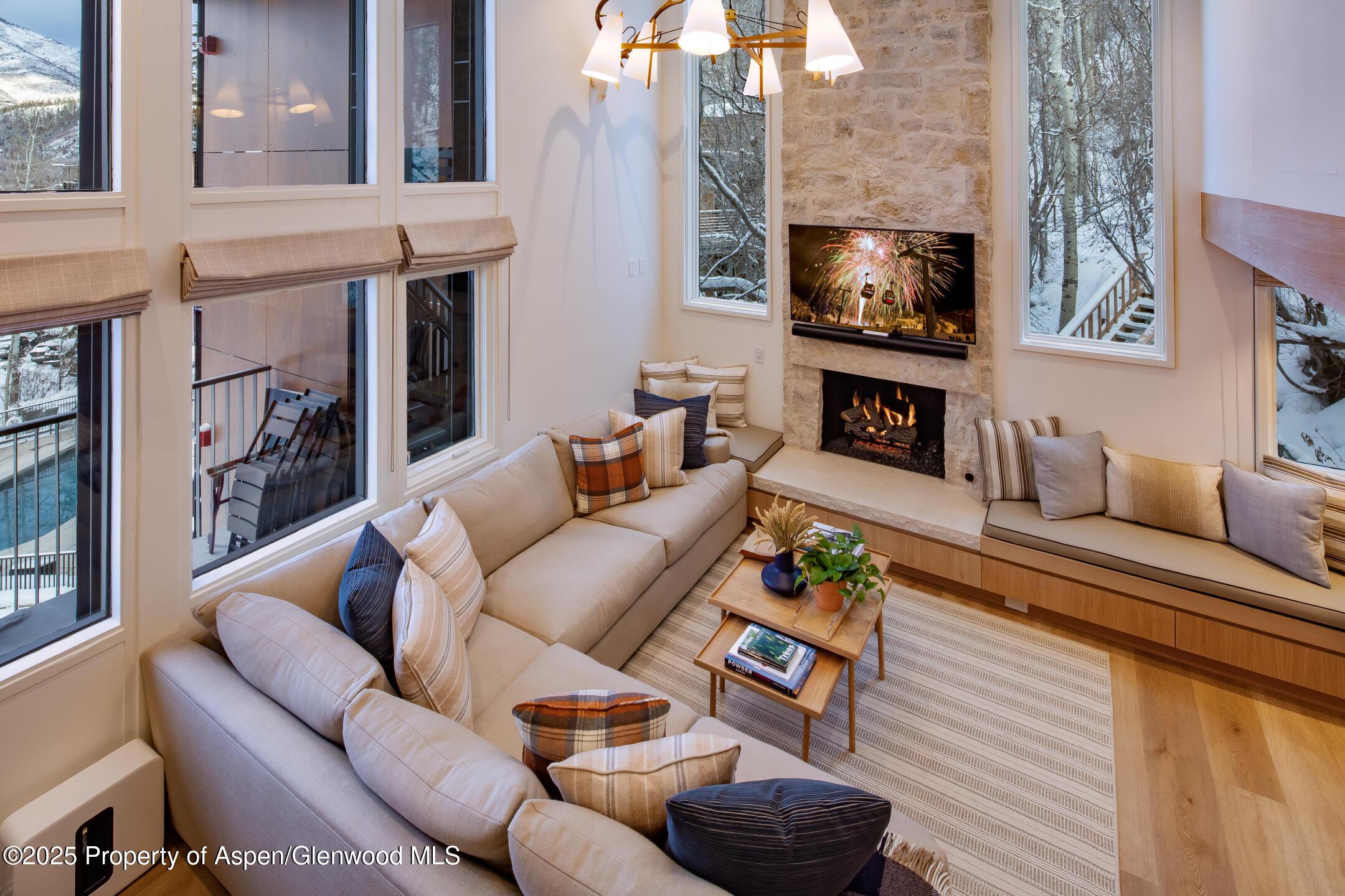 Aspen, Colorado, 81611, United States, 3 Bedrooms Bedrooms, ,3 BathroomsBathrooms,Residential,For Sale,1858270