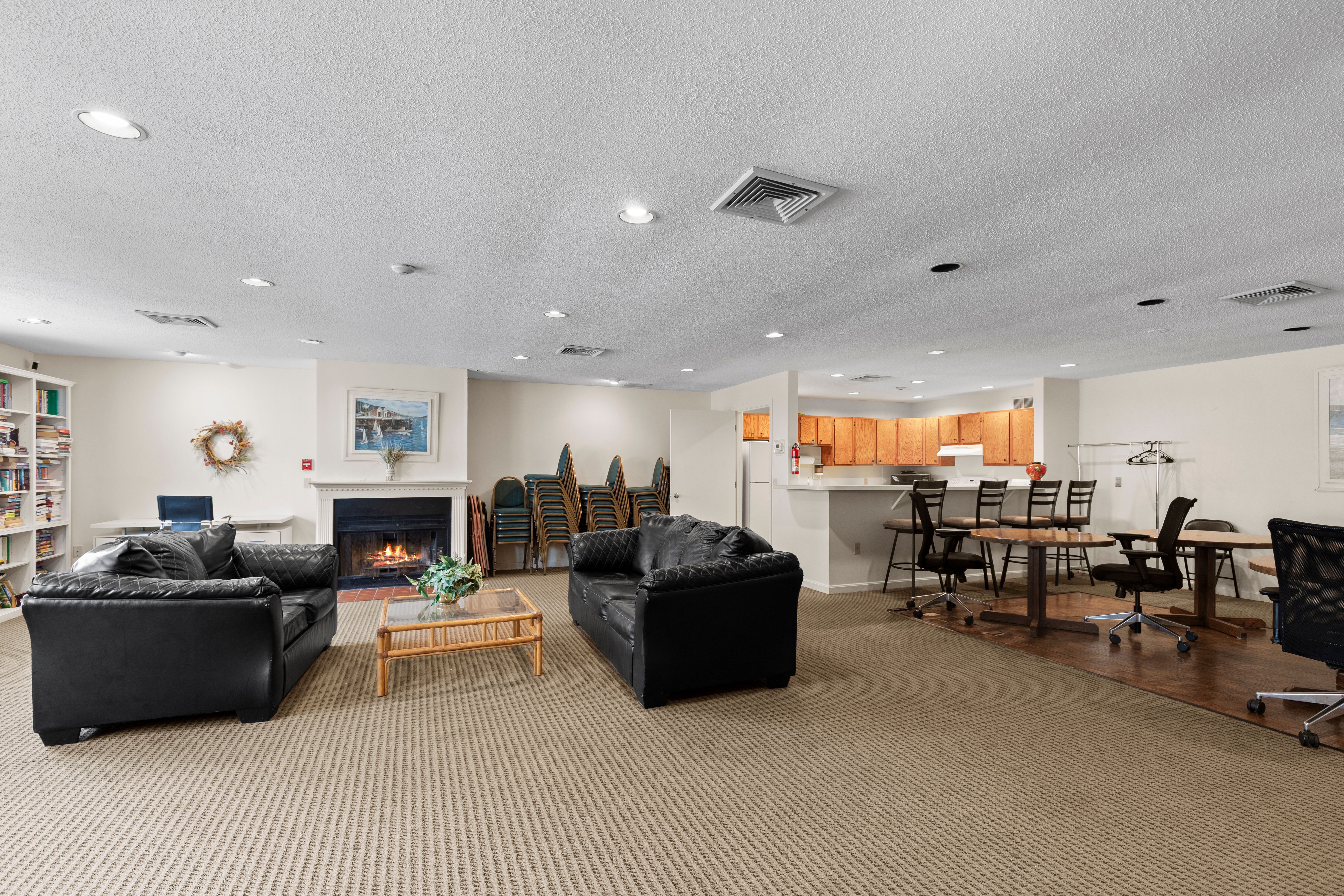  209 White Cedar Boulevard, Portsmouth, NH, 03801 - 物件實景