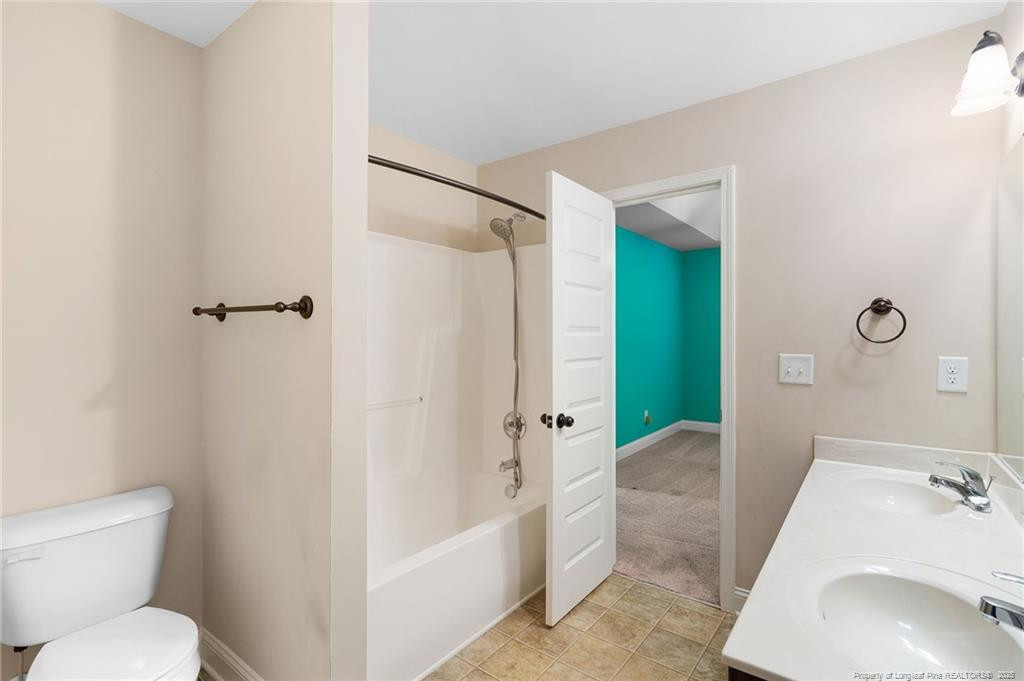 Sanford, North Carolina, 27332, United States, 4 Bedrooms Bedrooms, ,4 BathroomsBathrooms,Residential,For Sale,1891962