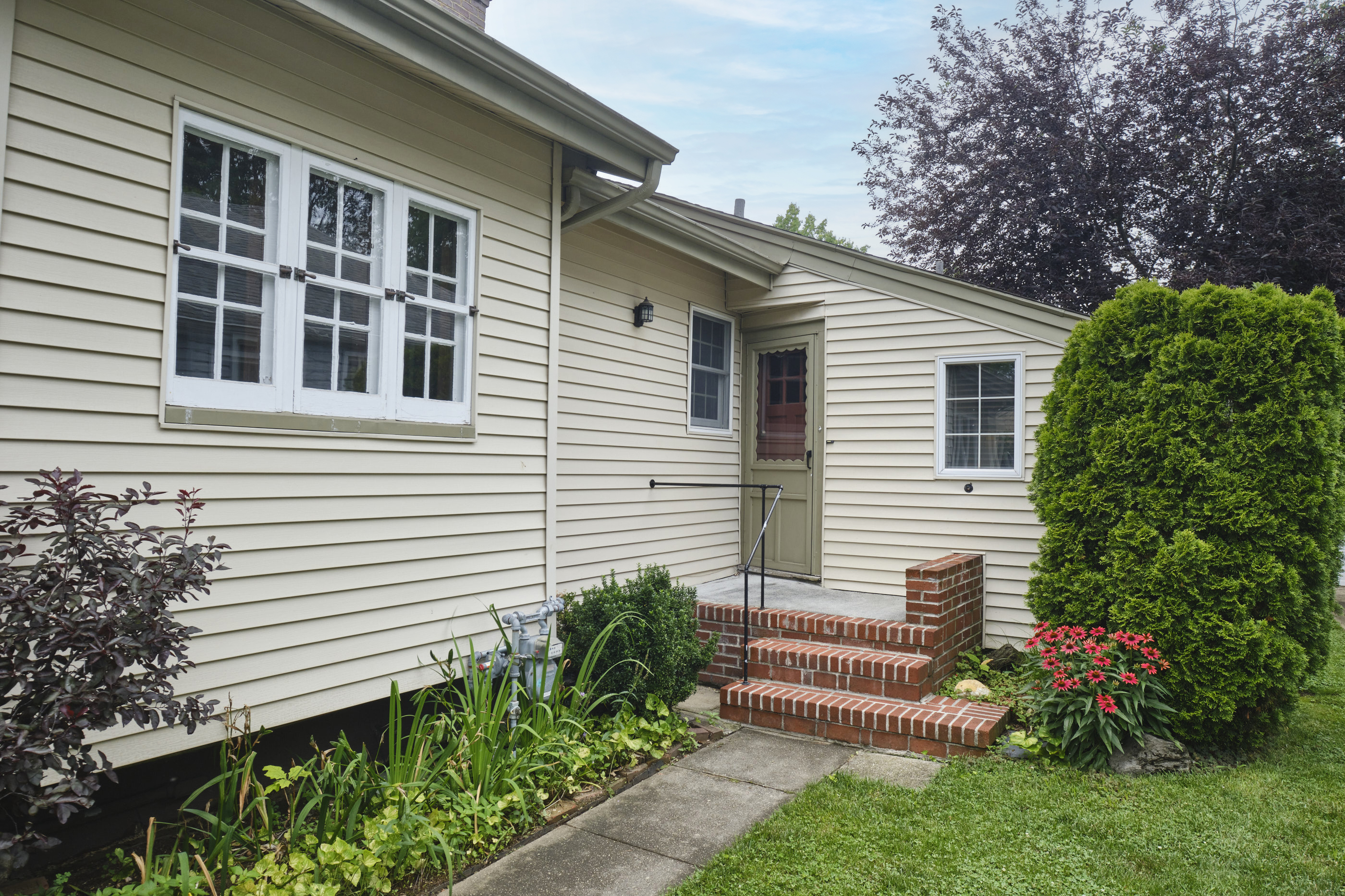 Bellerose Village, New York, 11001, United States, 3 Bedrooms Bedrooms, ,2 BathroomsBathrooms,Residential,For Sale,1974559