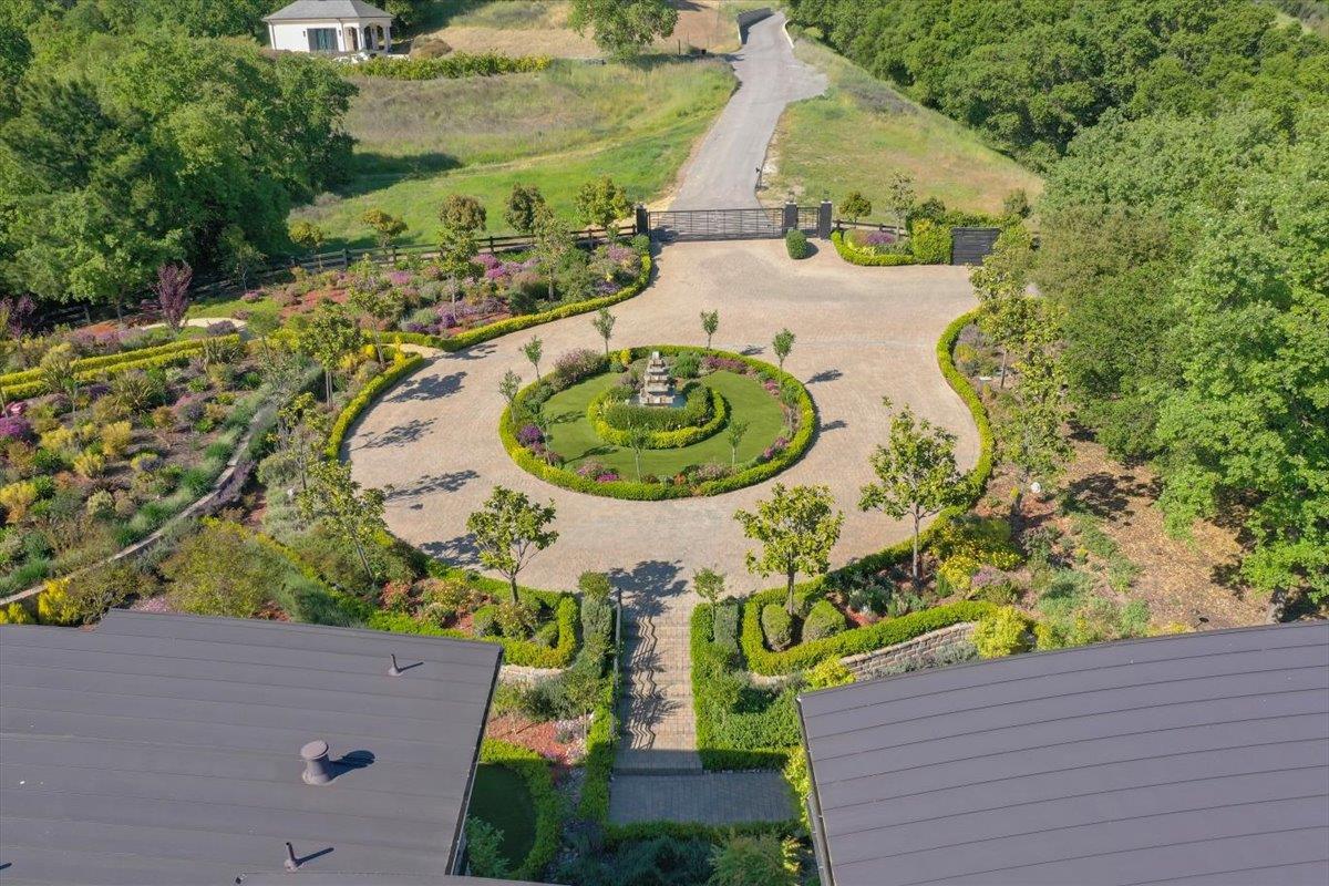 Saratoga, California, 95070, United States, 6 Bedrooms Bedrooms, ,11 BathroomsBathrooms,Residential,For Sale,1971416