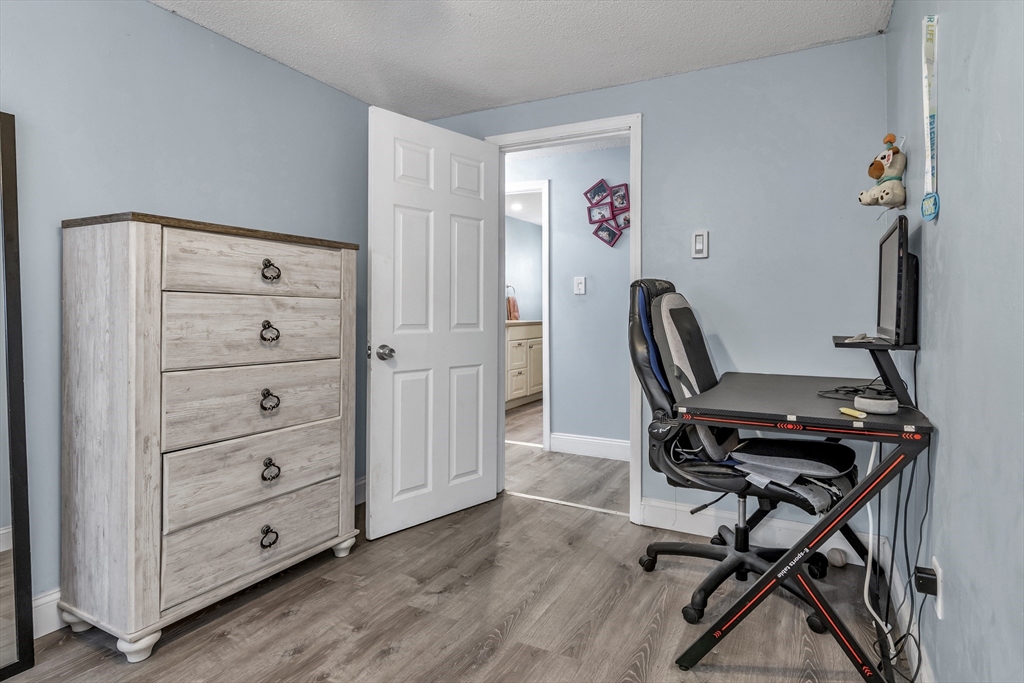 Methuen, Massachusetts, 01844, United States, 6 Bedrooms Bedrooms, ,4 BathroomsBathrooms,Residential,For Sale,2015357