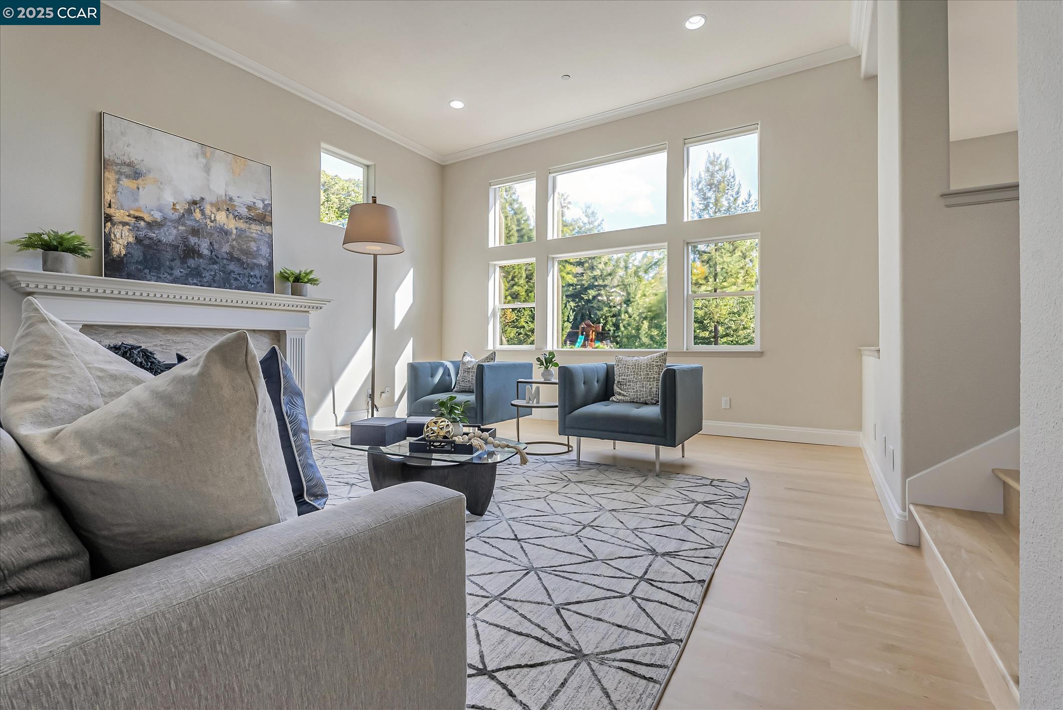 Orinda, California, 94563, United States, 4 Bedrooms Bedrooms, ,3 BathroomsBathrooms,Residential,For Sale,1942237