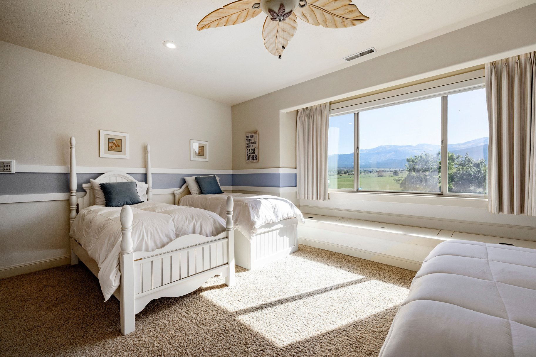  Family Compound with Sports Court, Privacy, and Horseshoe Mountain Views - 物件實景