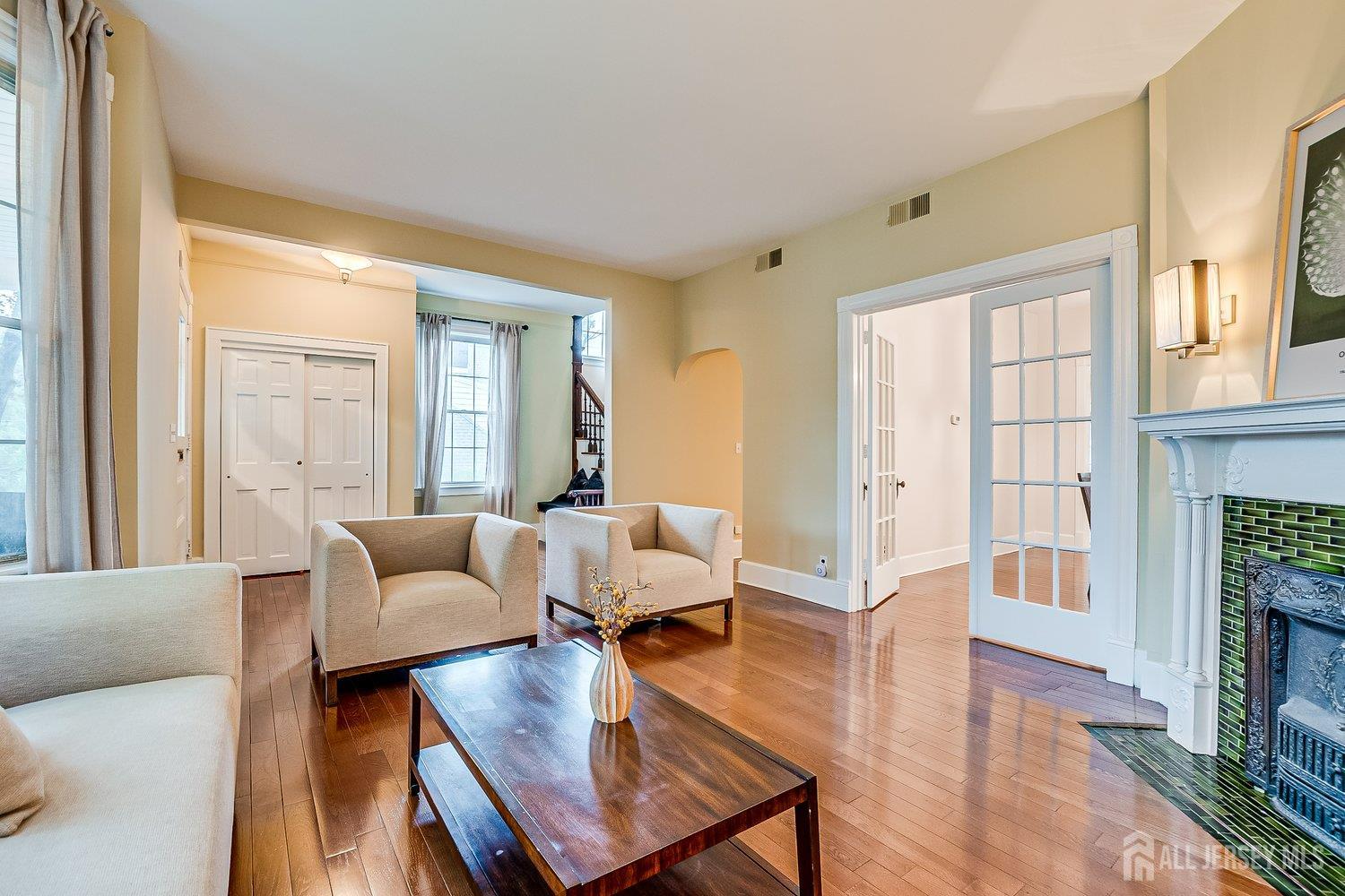 Metuchen, New Jersey, 08840, United States, 5 Bedrooms Bedrooms, ,3 BathroomsBathrooms,Residential,For Sale,1903678