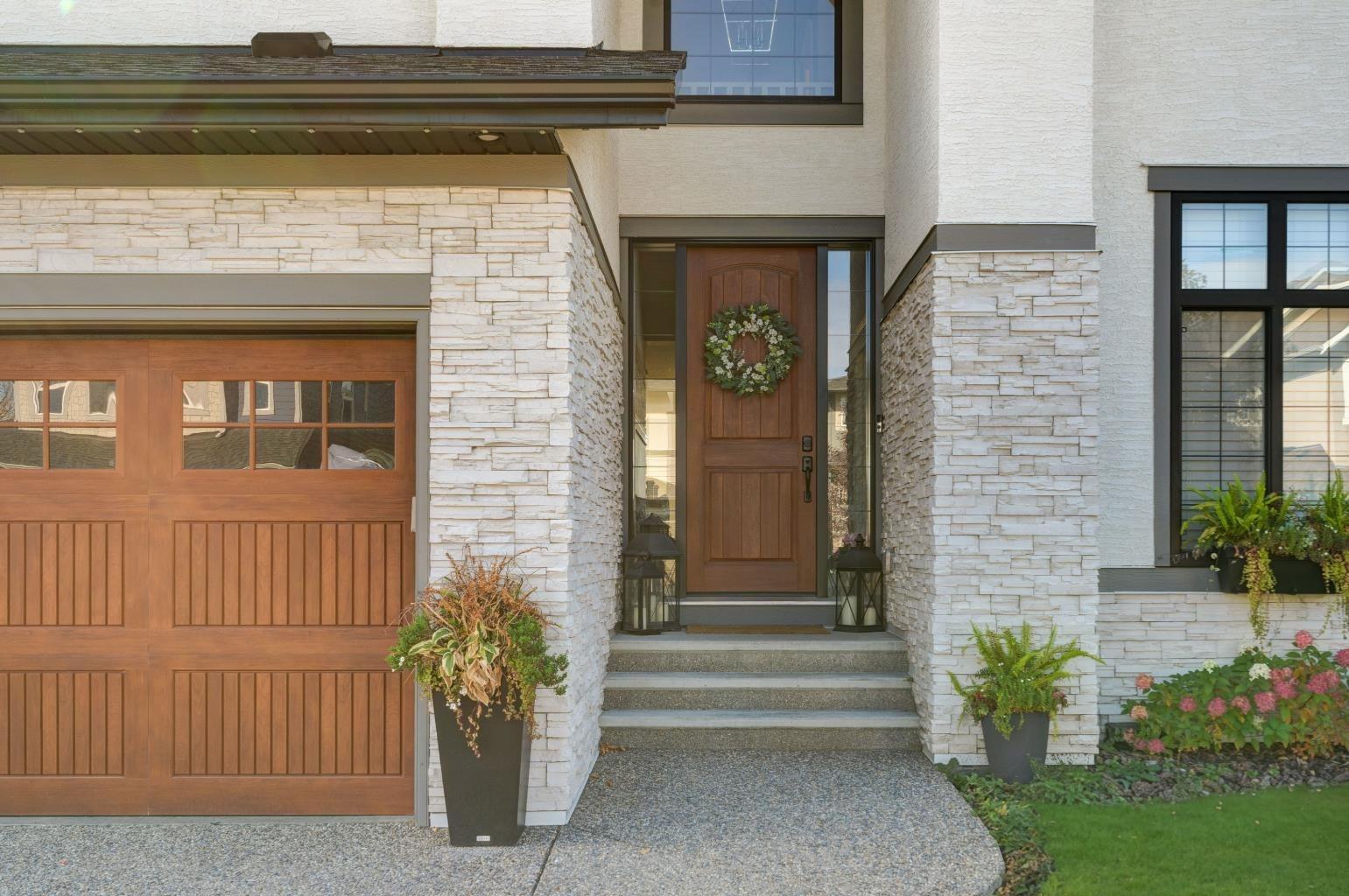 CALGARY, Alberta, T2X 2E1, CA, 4 Bedrooms Bedrooms, ,3 BathroomsBathrooms,Residential,For Sale,1987816