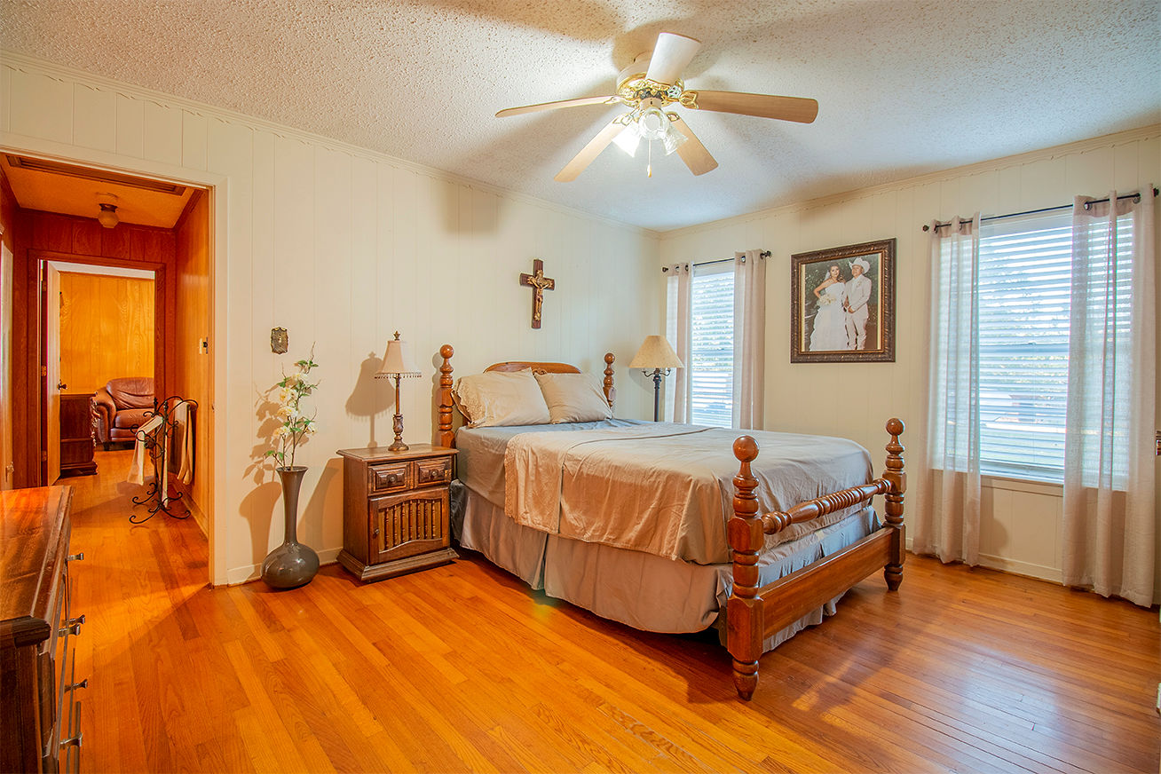 GRAND SALINE, Texas, 75140, United States, 3 Bedrooms Bedrooms, ,2 BathroomsBathrooms,Residential,For Sale,1960368