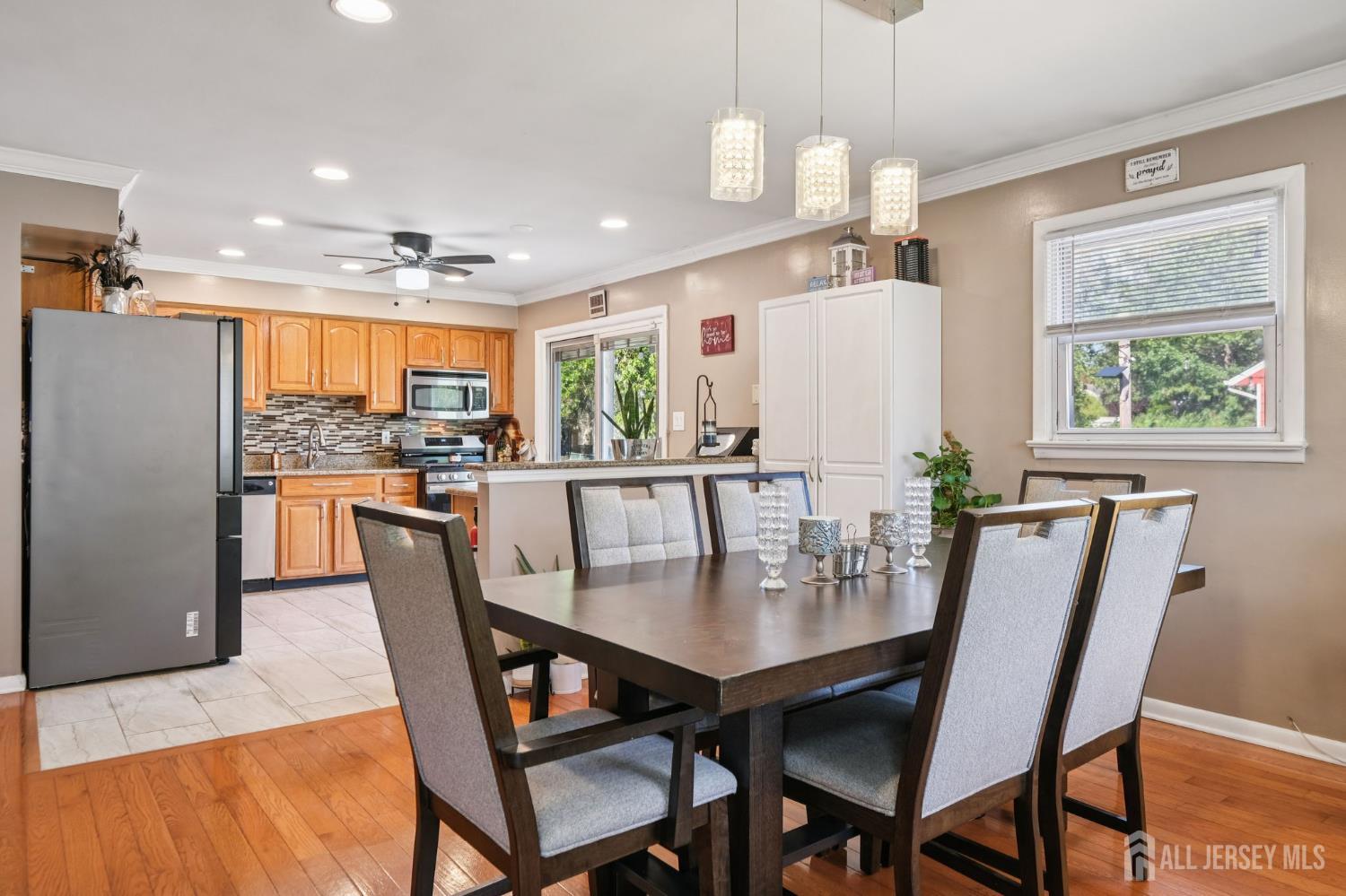 Woodbridge Proper, New Jersey, 07095, United States, 3 Bedrooms Bedrooms, ,3 BathroomsBathrooms,Residential,For Sale,1997367